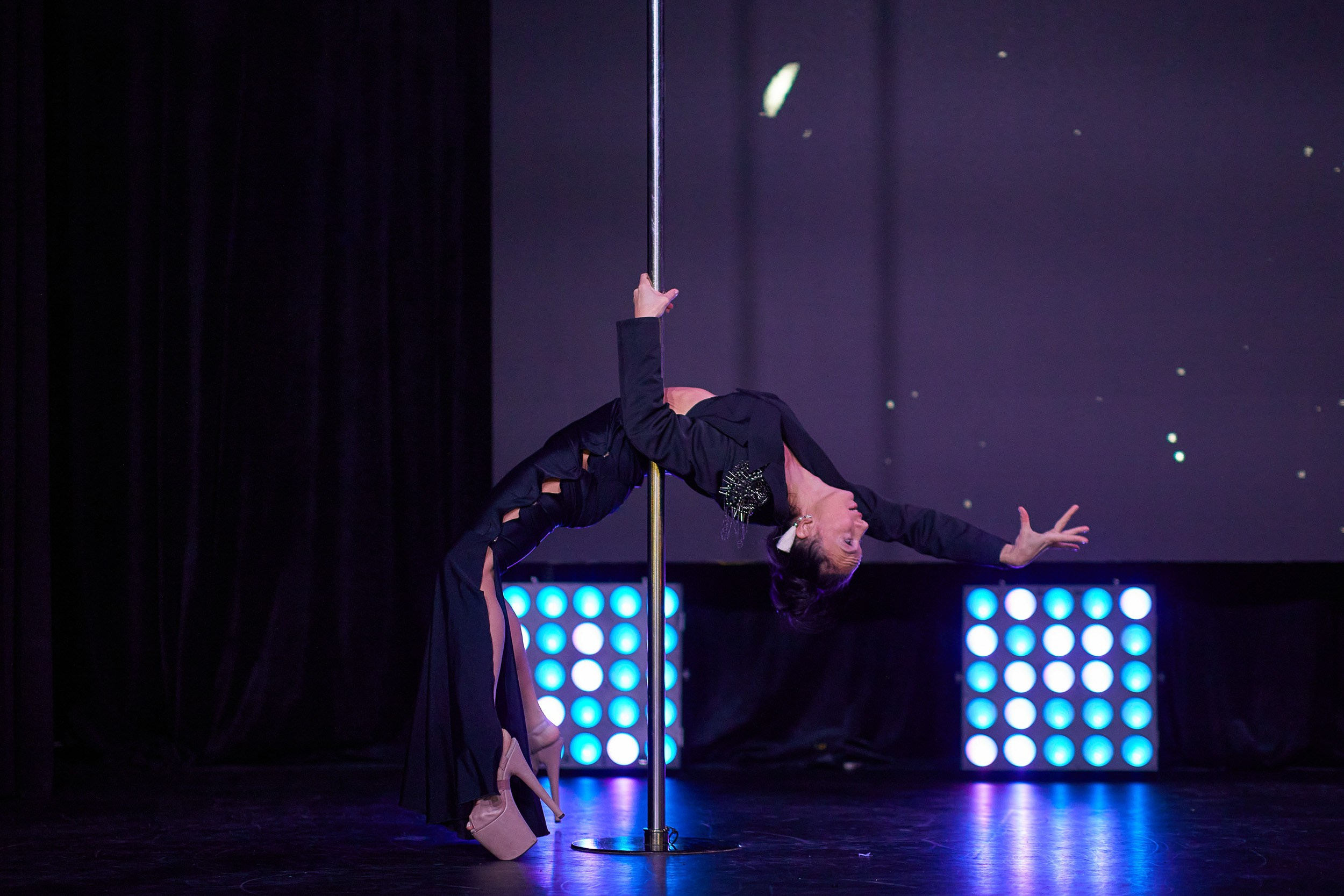 Анонс фоторепортажа с Концерта Грация. POLE DANCE. Photographer for business Mikhail Semenov. Aqua photo studio, photo school