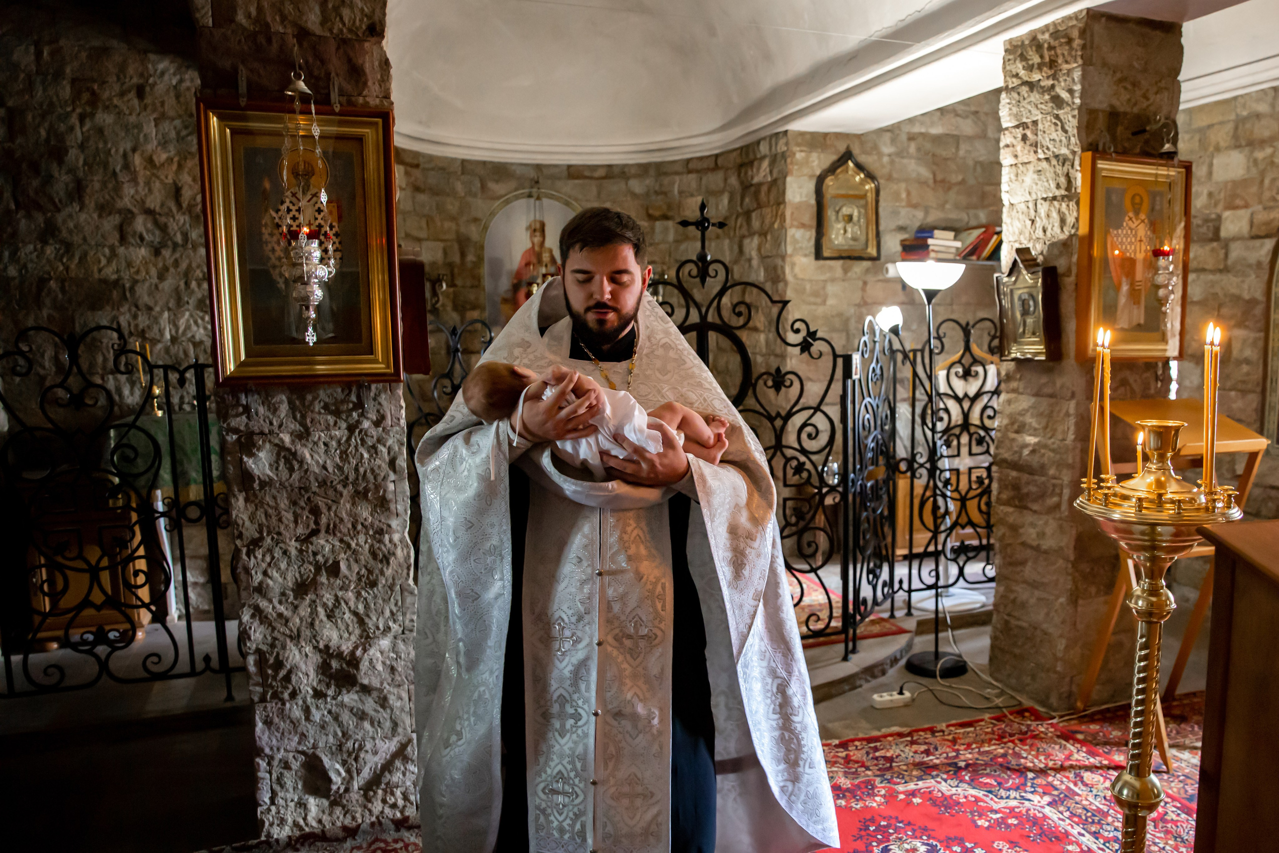 Фотограф на Крещение в Санкт-Петербурге. ФОТОГРАФ РАДОСТИ Фотосессия в студии СПб. Портретный фотограф — Юрий Торлопов