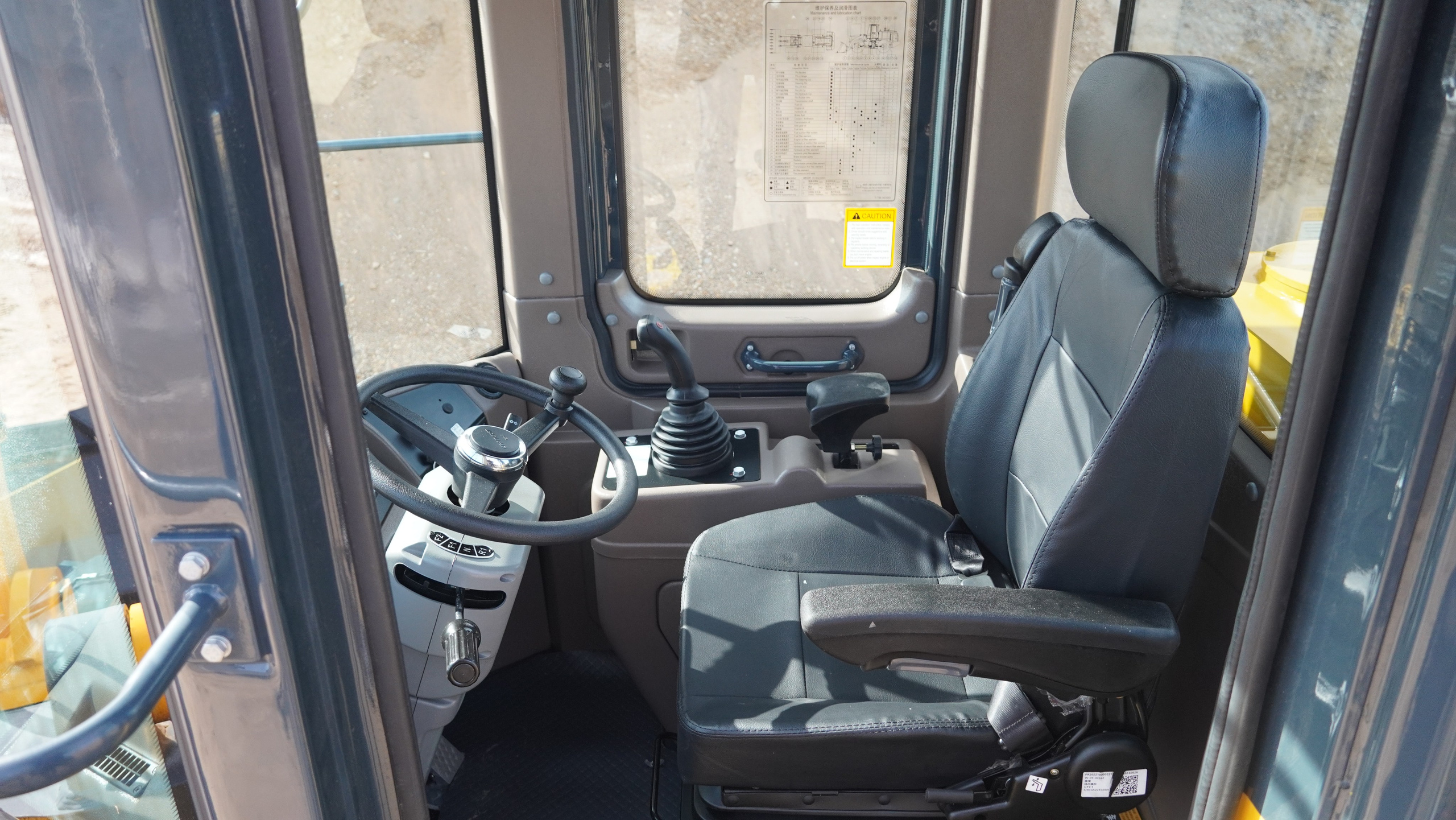 Фото фронт.погр. 956. Продажа и обслуживание грузовой техники и спецтехники в г. Новосибирск компания СТИ