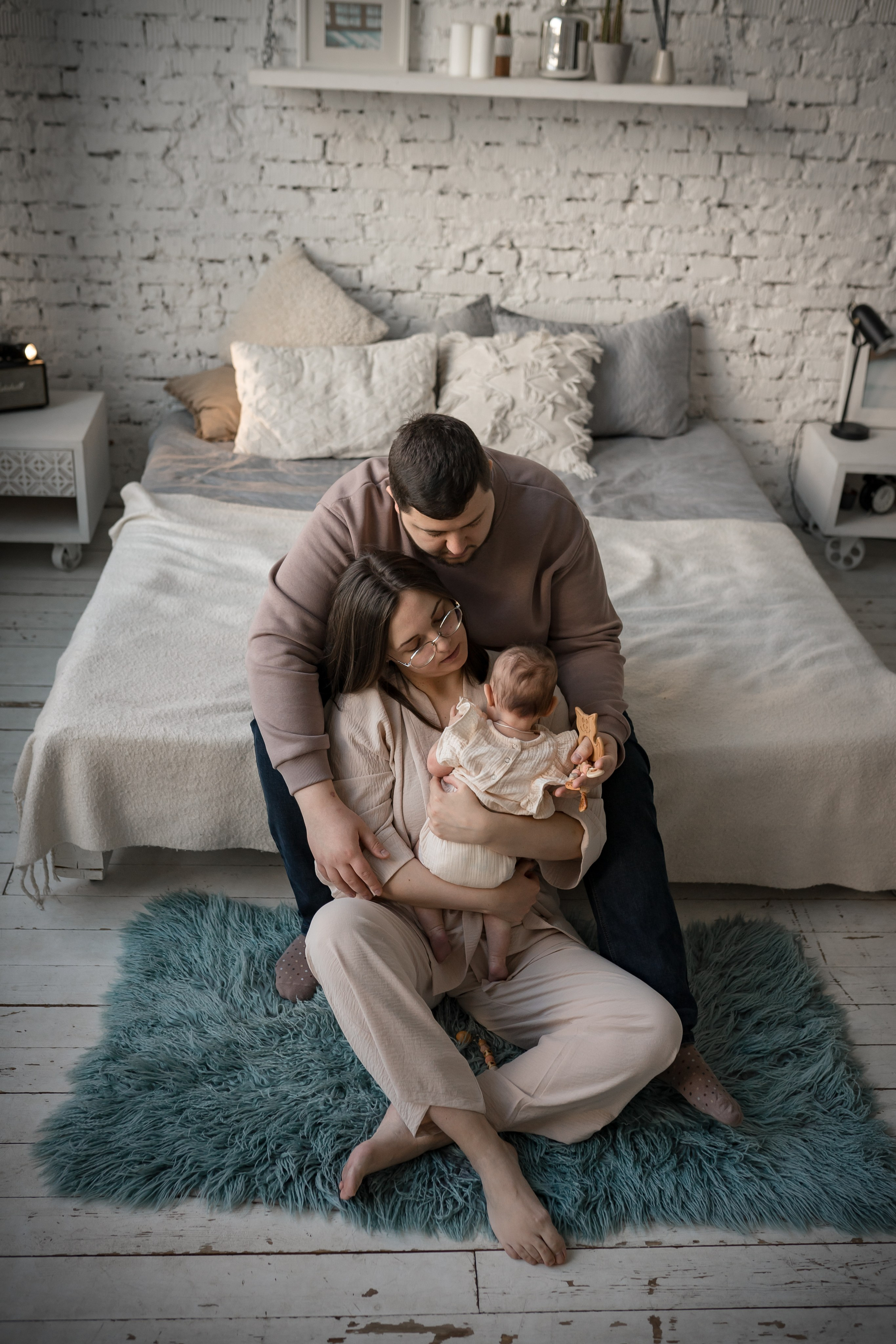 Семейная фотосъемка новорожденной. Фотограф Крещения и Венчания в Москве