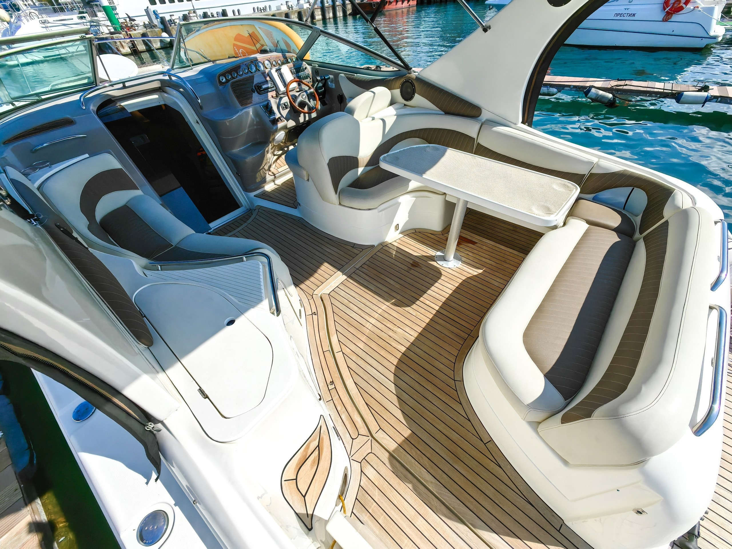 Катер Киви Аренда Яхты в Сочи Яхтанаморе YACHTNAMORE YACHTANAMORE