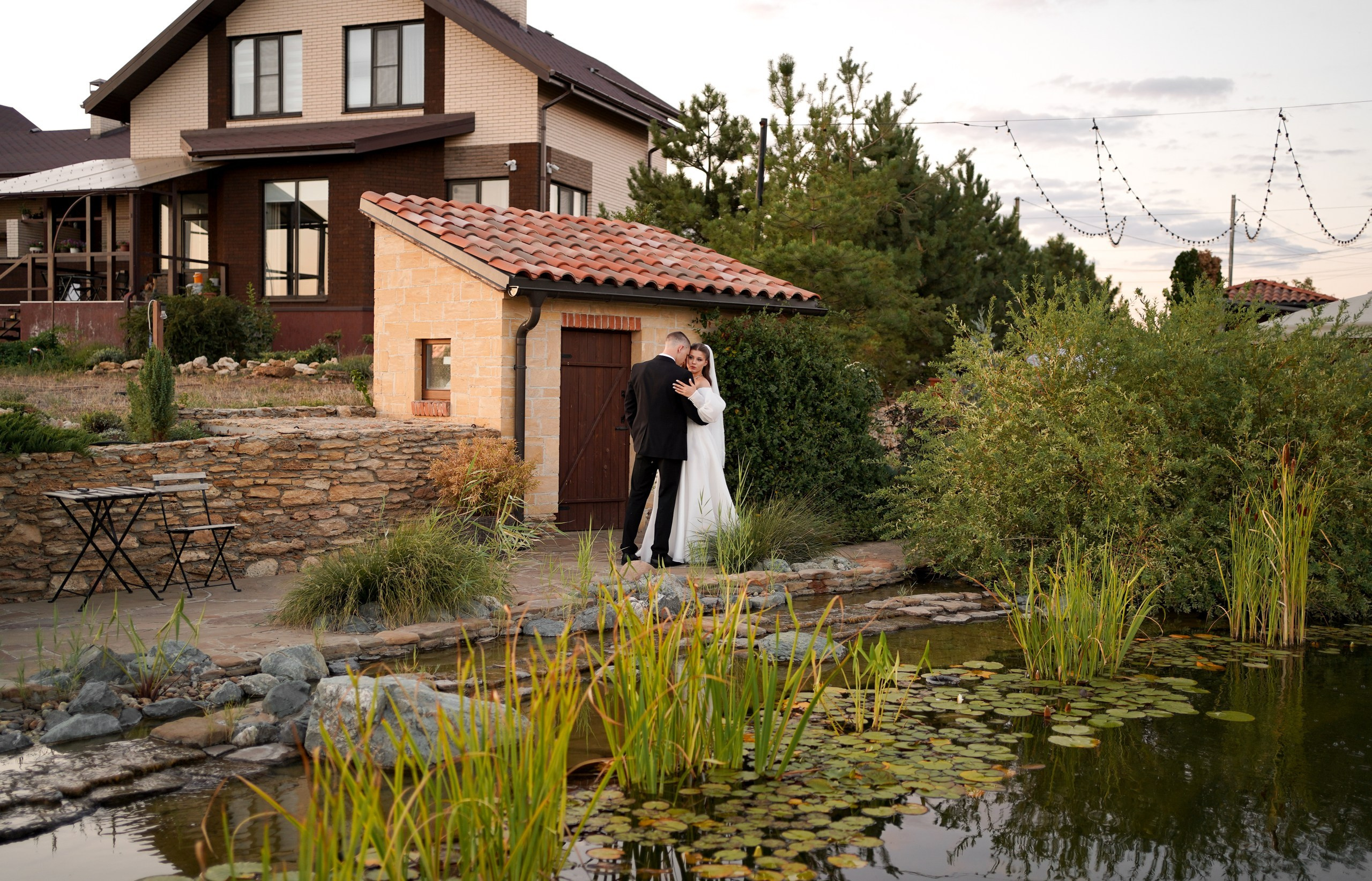 Фотограф и видеограф на свадьбу в Ростове-на-Дону 2026. Профессиональная работа, качественный результат. Свадебный фотограф в Ростове-на-Дону. Таинство Крещения и Венчания, семейные фотосессии. Алёна Чёботова