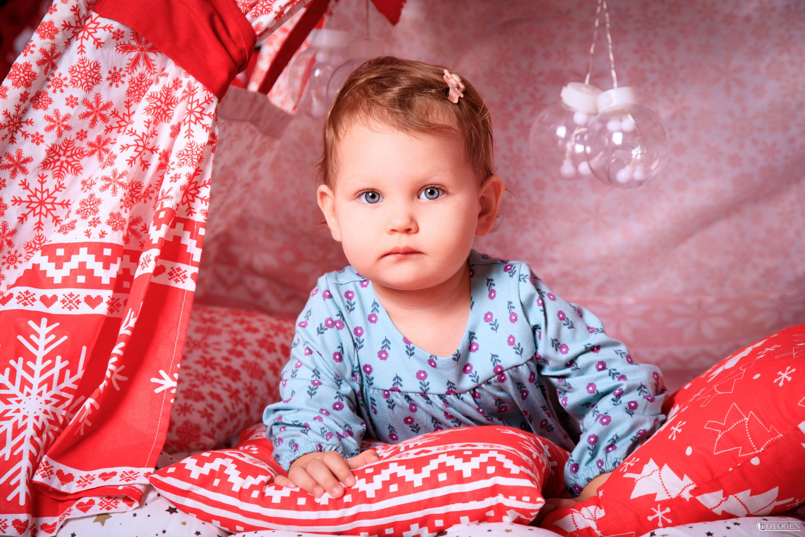 Новогодняя Фотосессия в Студии FOTOGEN ᐈ Премиум-класс в Краснодаре. Интерьерная фотостудия FOTOGEN г. Краснодар