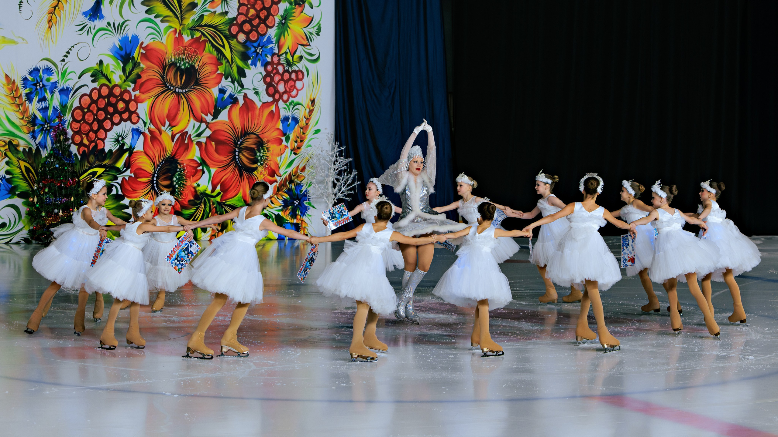 Детский театр на льду «АЛЕКО». Выпускные альбомы и школьный фотограф в Подольске, Троицке, Щербинке, Москве и Московской области