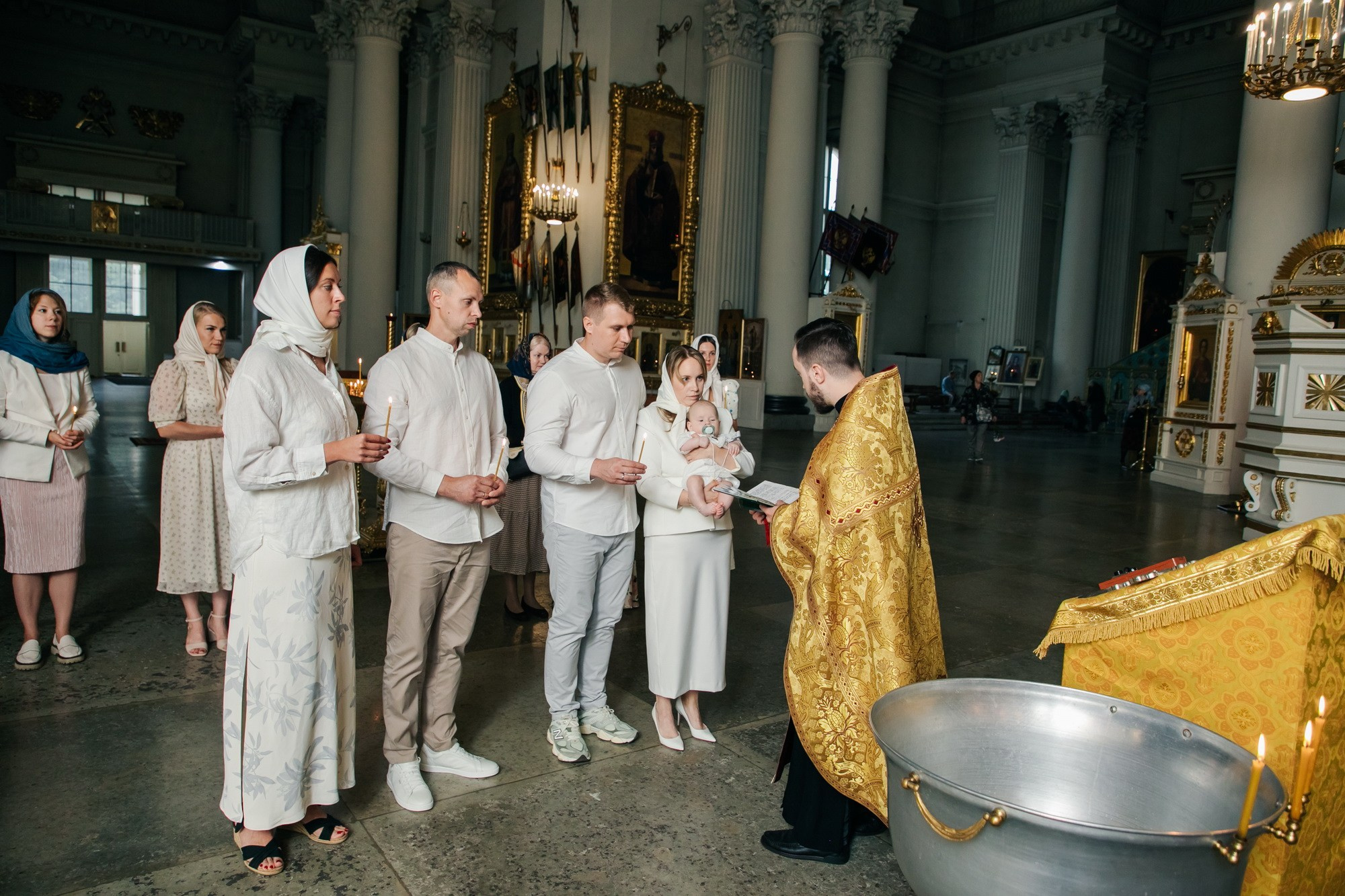 Крещение ребенка в Измайловском соборе СПб, покрестить в питере, цена крещения спб, сколько стоит крещение 2024 2023, где крестить мальчика, где крестить девочку, лучшие храмы для крещения