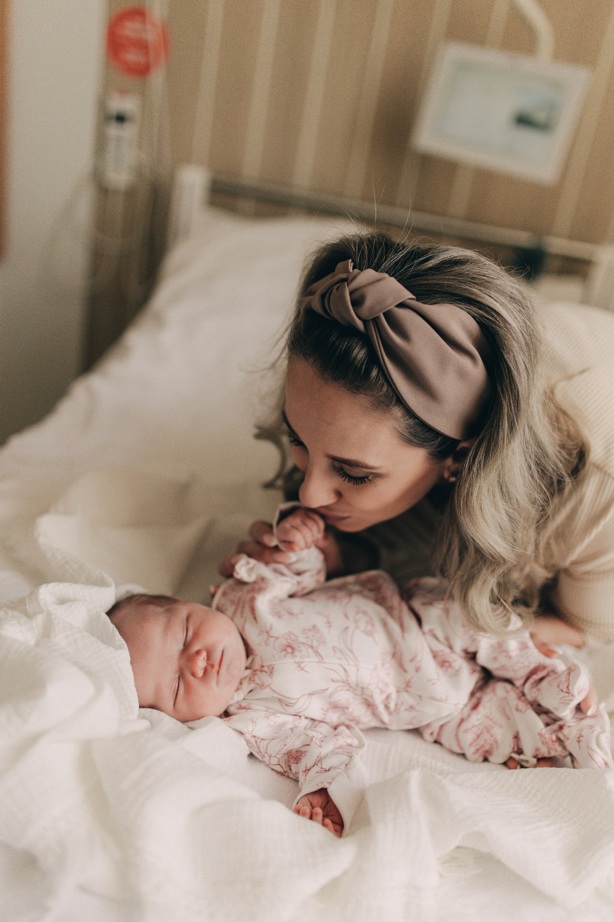 Фотограф на выписку. Фотограф новорожденных Екатеринбург