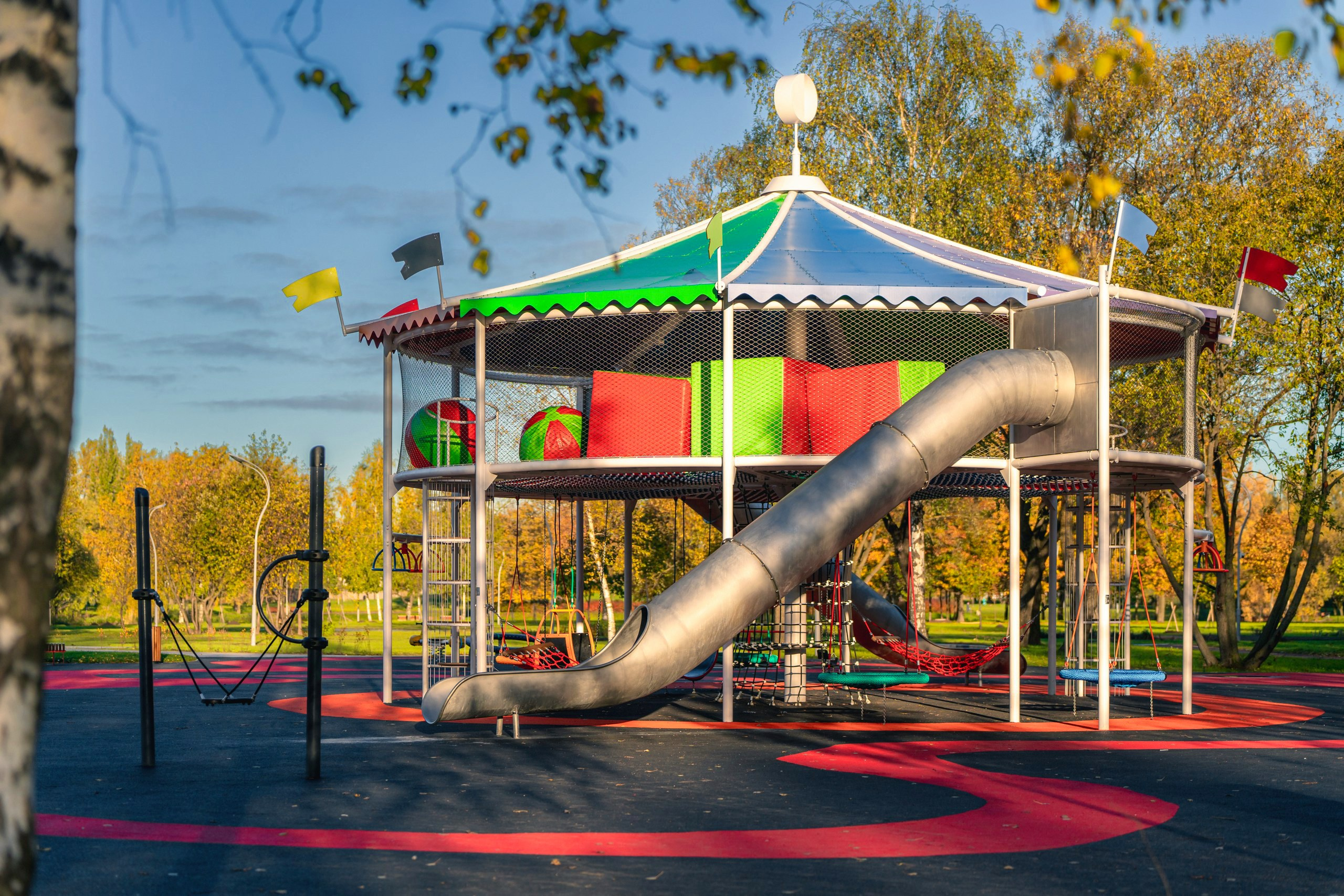 Детская площадка в Парке Авиаторов. Святослав Буньков | фотограф