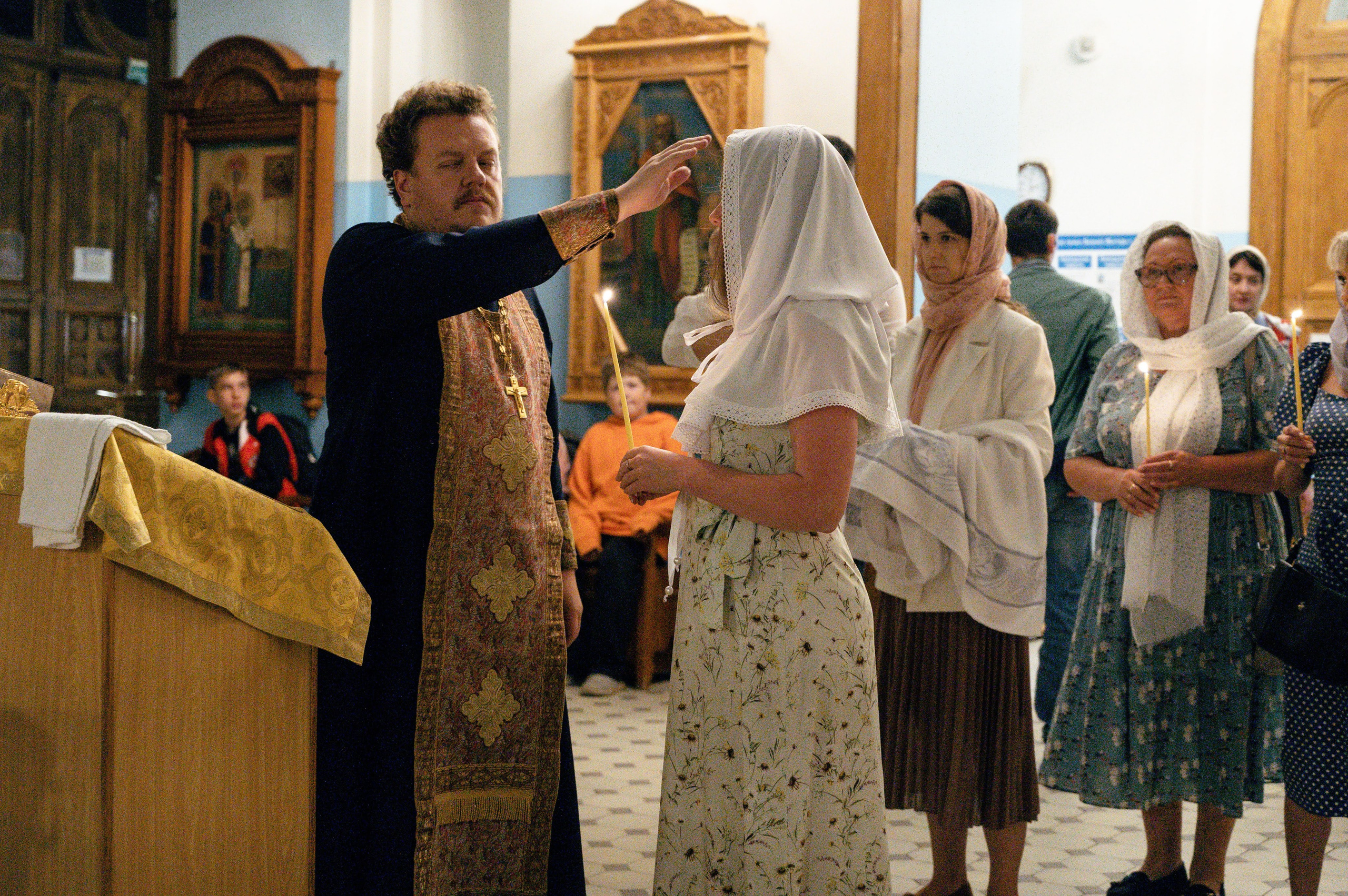 Фотосъёмка крещения в Санкт-Петербурге — Маргарита Иванова, фотограф. Профессиональный фотограф беременности в СПБ. Стильные фотосессии беременности в стиле минимализм и классическая фотография