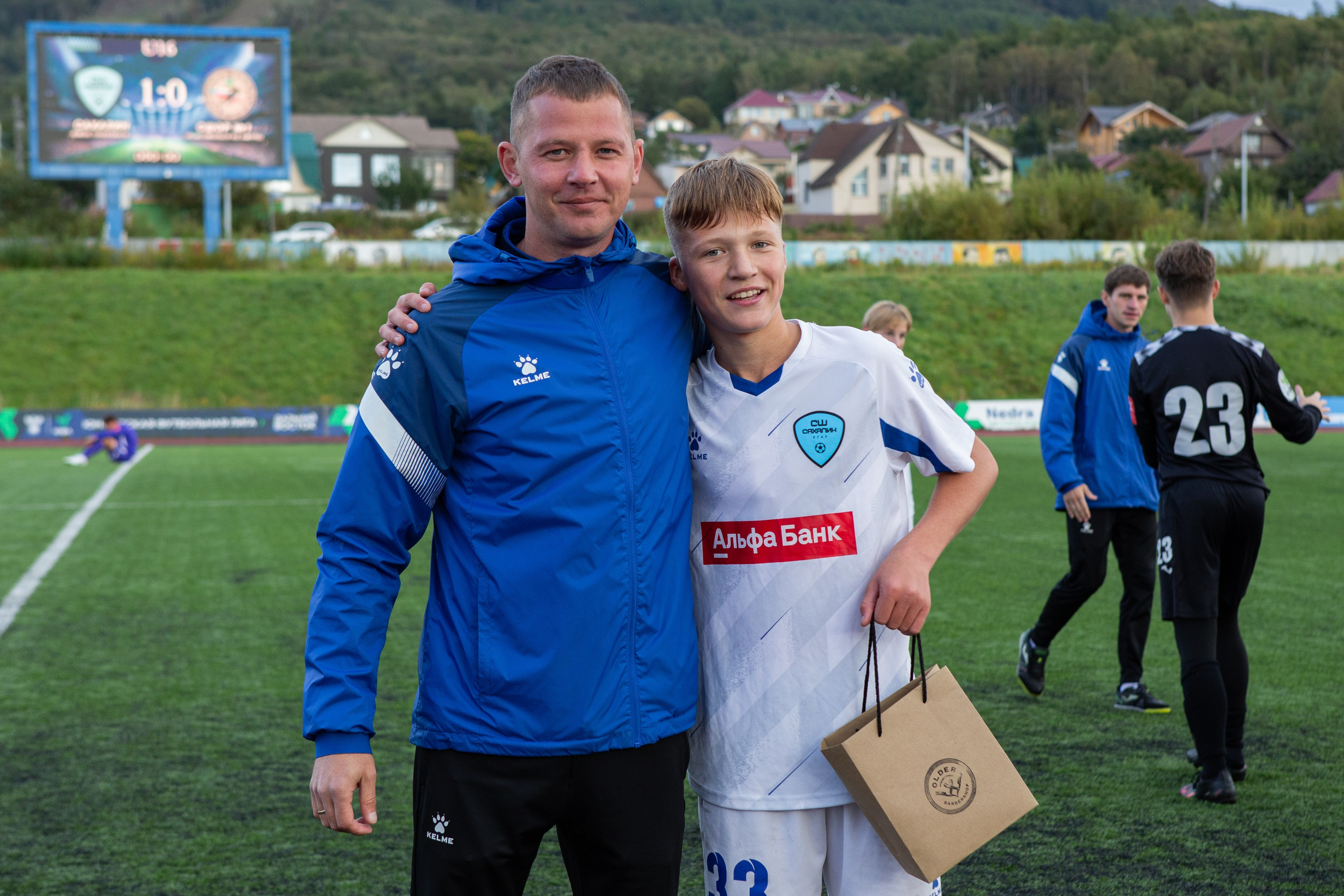 Матч юношеской футбольной лиги между командами СШ «Сахалин» и «СШОР № 1» (Комсомольск-на-Амуре). Кутузов Евгений Фотограф в Южно-Сахалинске