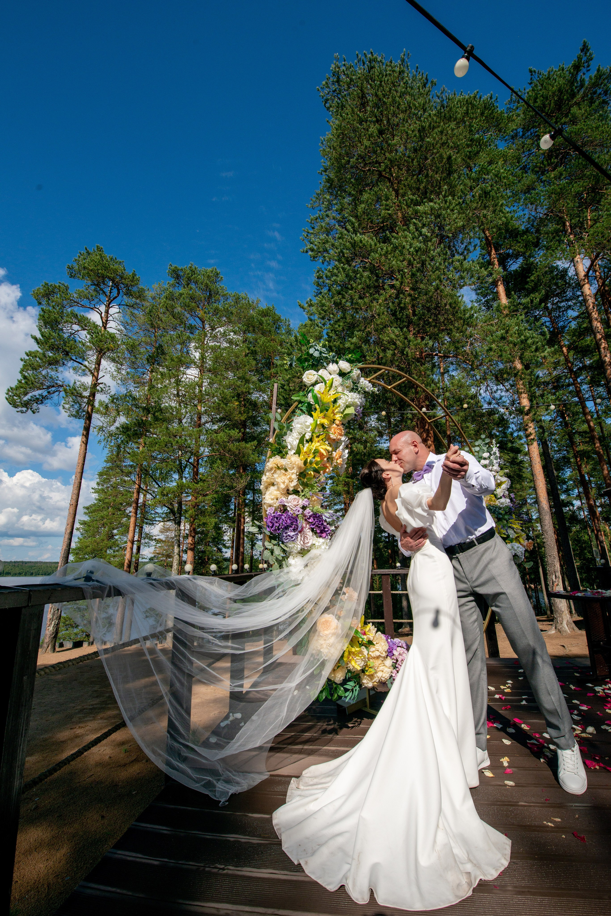 Летняя свадьба В Санкт-Петербурге и красивой выездной регистрацией Даши и Саши. Воздушная свадебная фотосессия в Петербурге. Портретный, семейный и свадебный фотограф в Санкт-Петербурге и в Пушкине Ширяев Денис