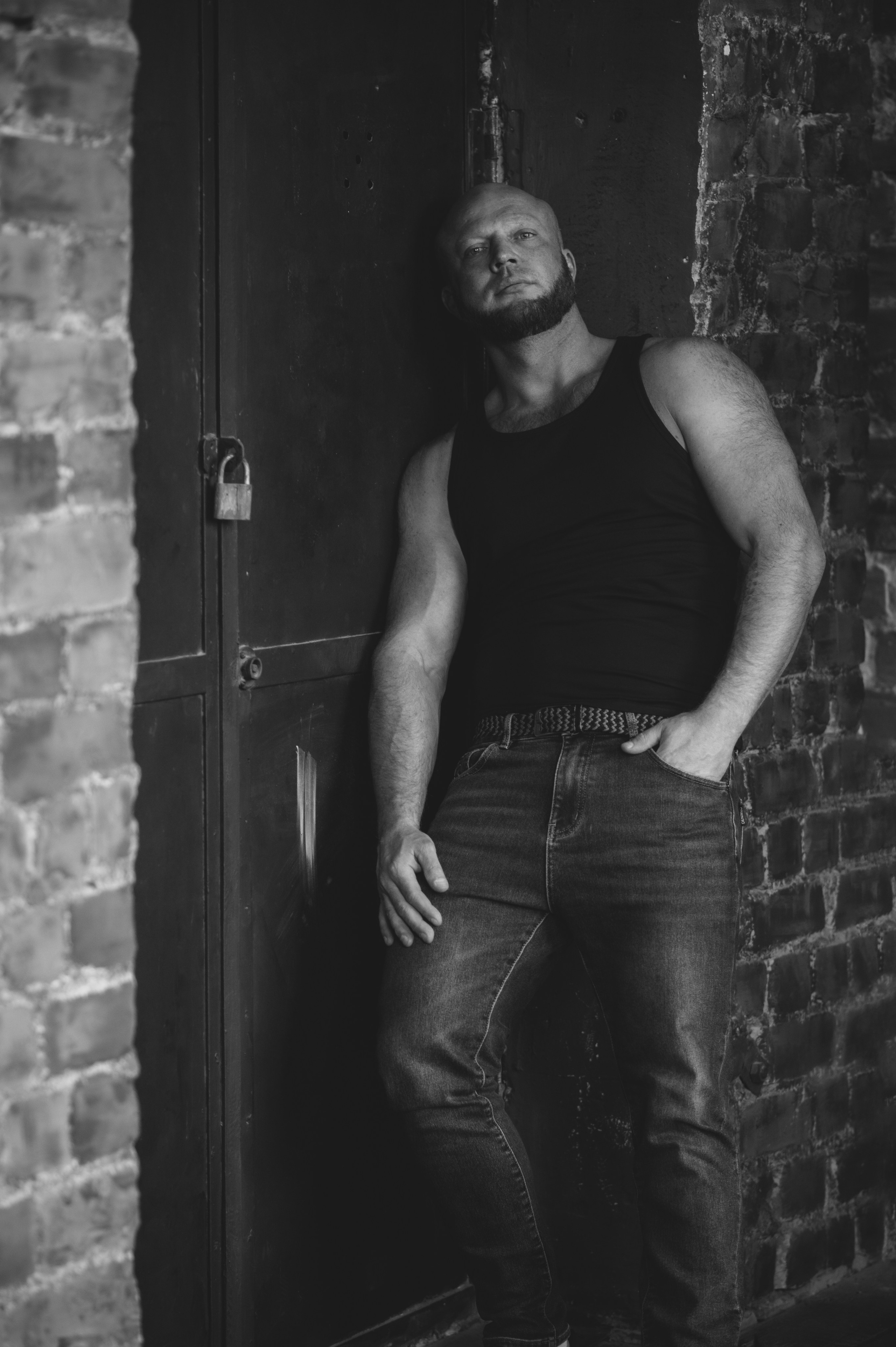 Мужской портрет в студии. Фотограф в Саратове для всей семьи Бечина Диана