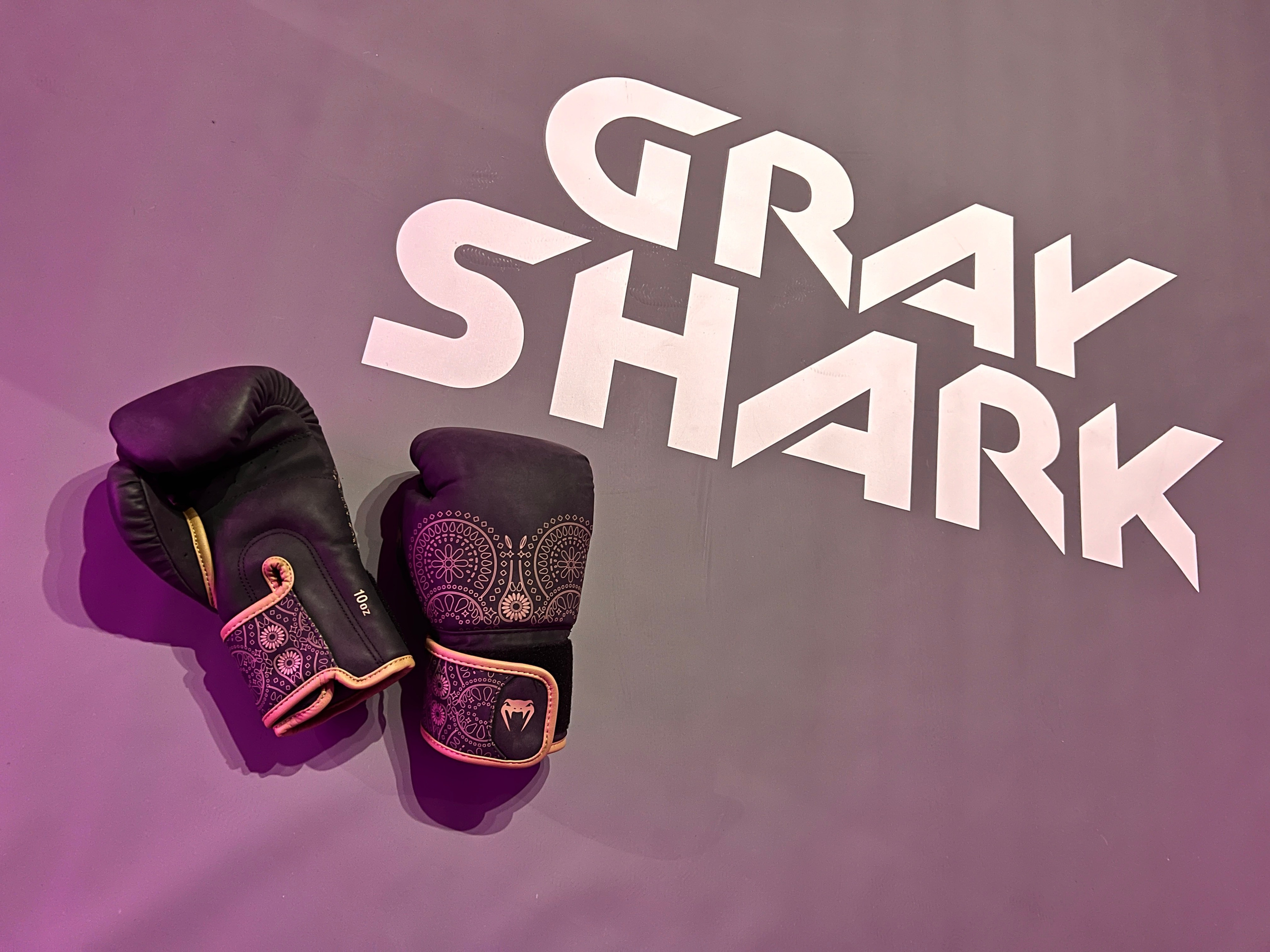 Тренировки по боксу для девушек и женщин — Gray Shark Studio