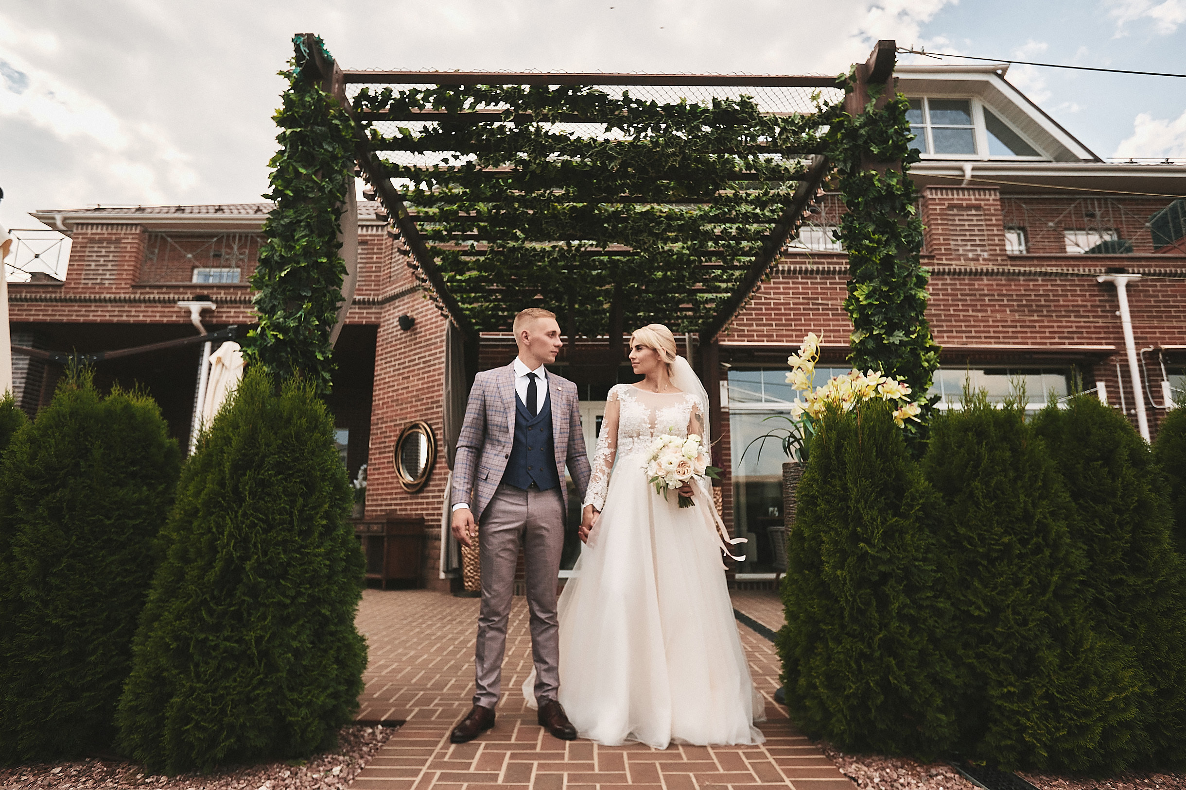 Анонс со свадьбы Ивана и Елены. Свадебный и семейный фотограф Владимир Карамышев