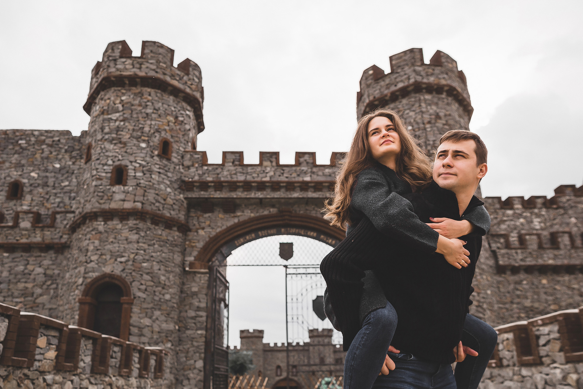 Предсвадебная прогулка Александра и Анастасии. Свадебный и семейный фотограф Владимир Карамышев