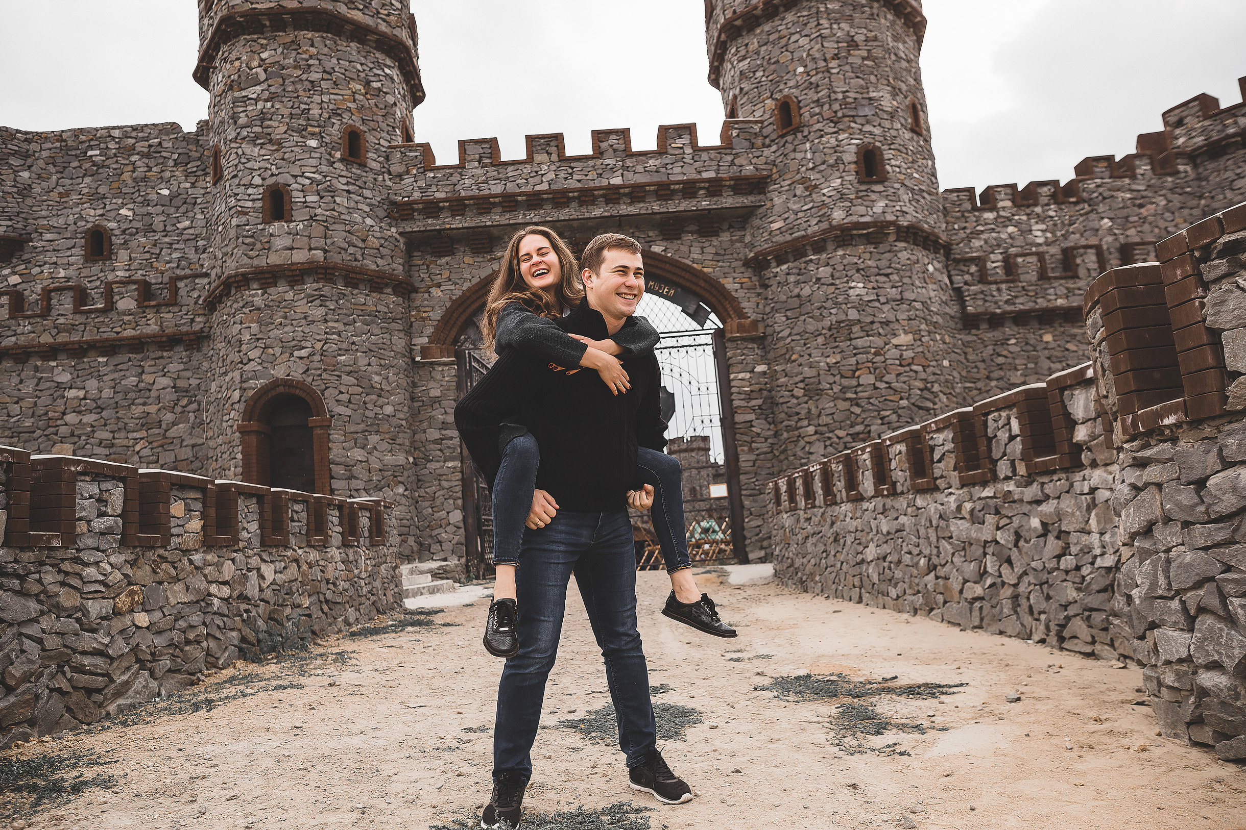 Предсвадебная прогулка Александра и Анастасии. Свадебный и семейный фотограф Владимир Карамышев