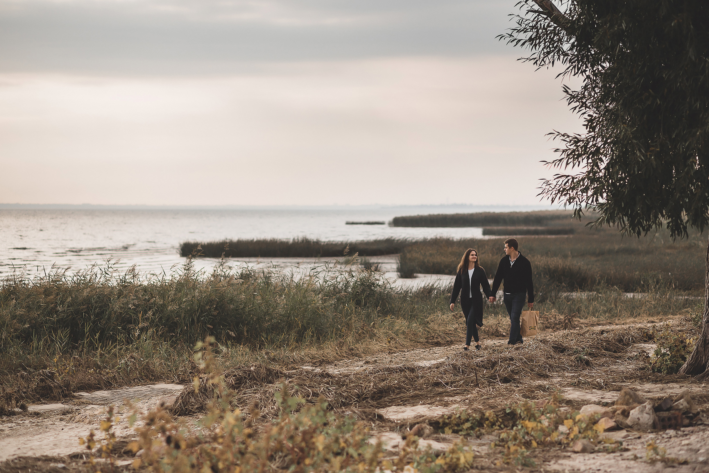 Предсвадебная прогулка Александра и Анастасии. Свадебный и семейный фотограф Владимир Карамышев