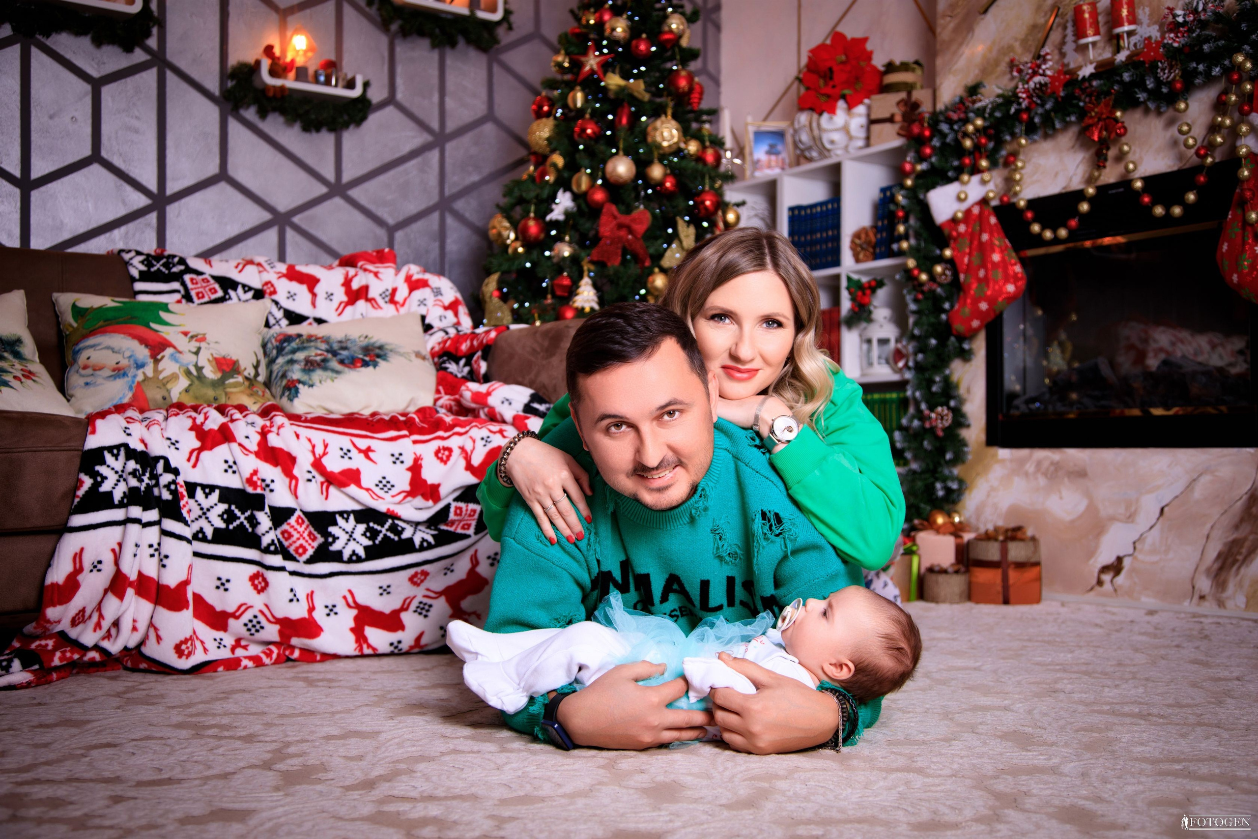 Новогодняя Фотосессия в Студии FOTOGEN ᐈ Премиум-класс в Краснодаре. Интерьерная фотостудия FOTOGEN г. Краснодар