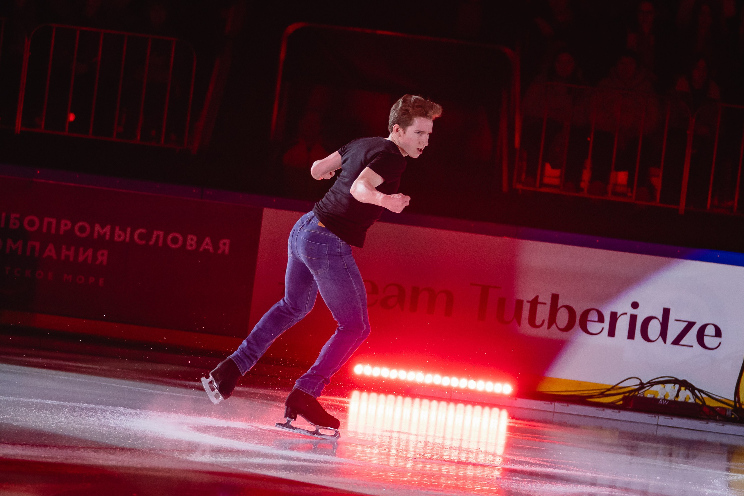 Шоу «Чемпионы на льду» в Новосибирске. Воробьева Ксения — Спортивный и танцевальный фотограф Новосибирск