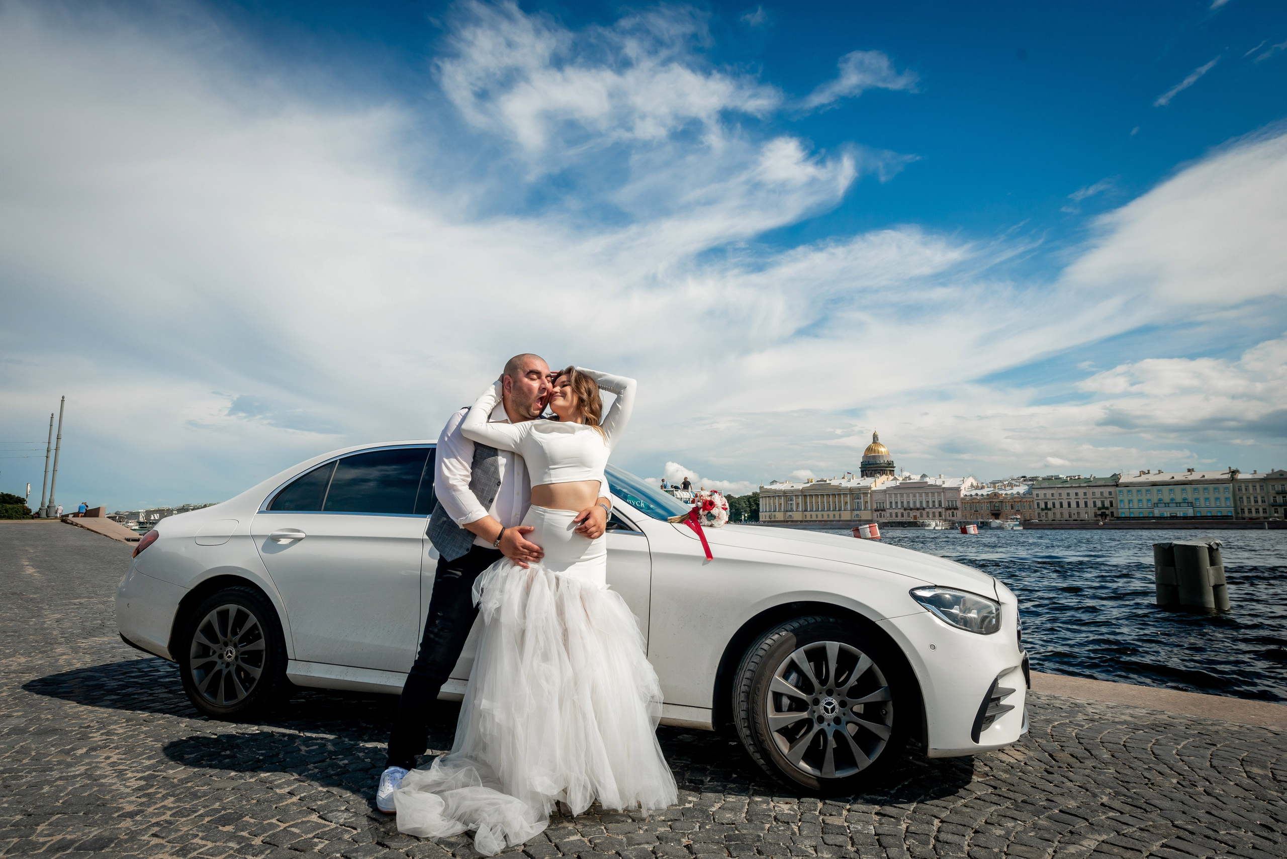 Экстравагантная свадебная фотосессия Светланы и Славы по нетрадиционным и оригинальным местам для свадебной прогулки в Санкт-Петербурге. Портретный, семейный и свадебный фотограф в Санкт-Петербурге и в Пушкине Ширяев Денис