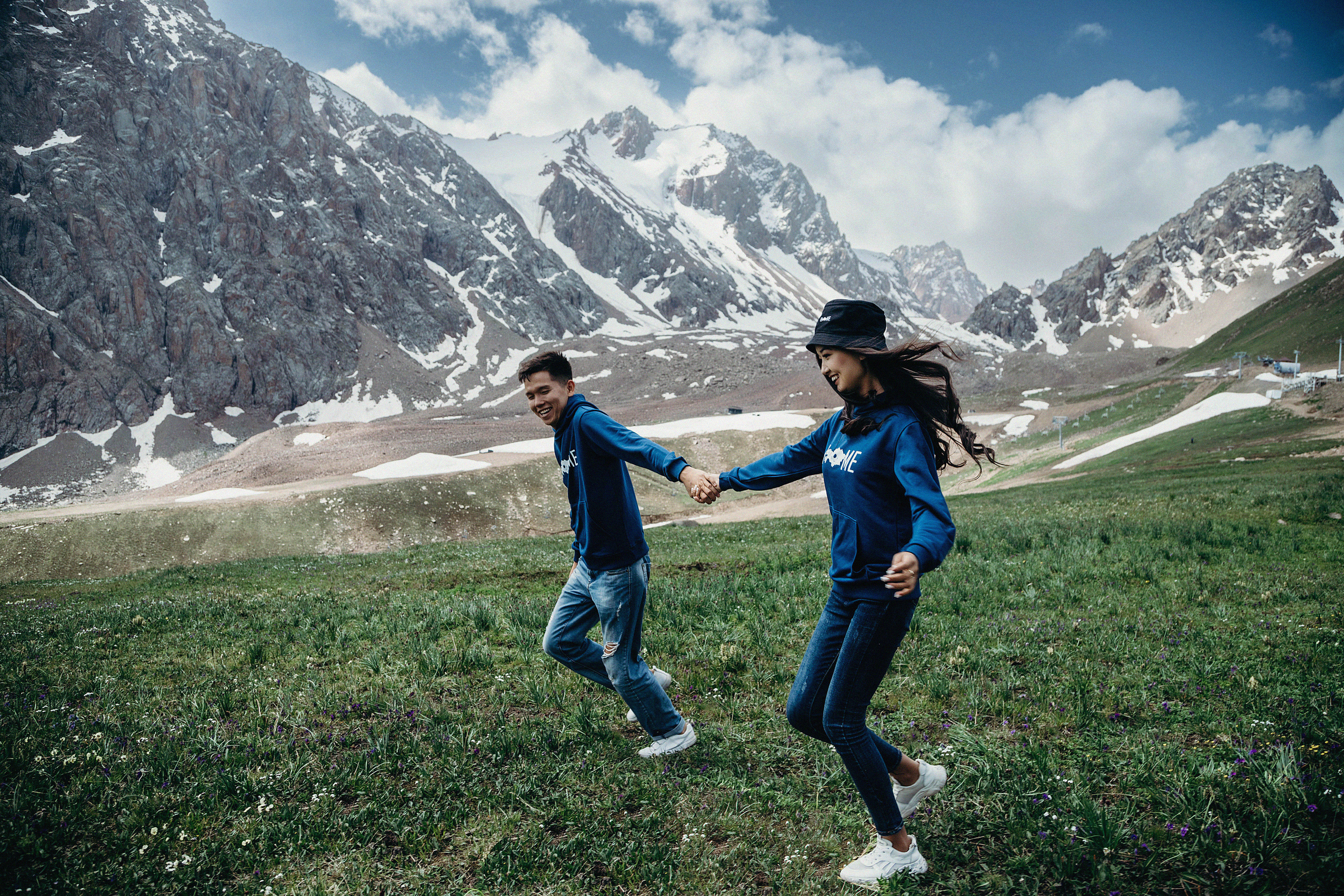 Фотосессия на Чимбулаке для брэнда Home. Свадебный, семейный и портретный фотограф в Алматы, Костанай