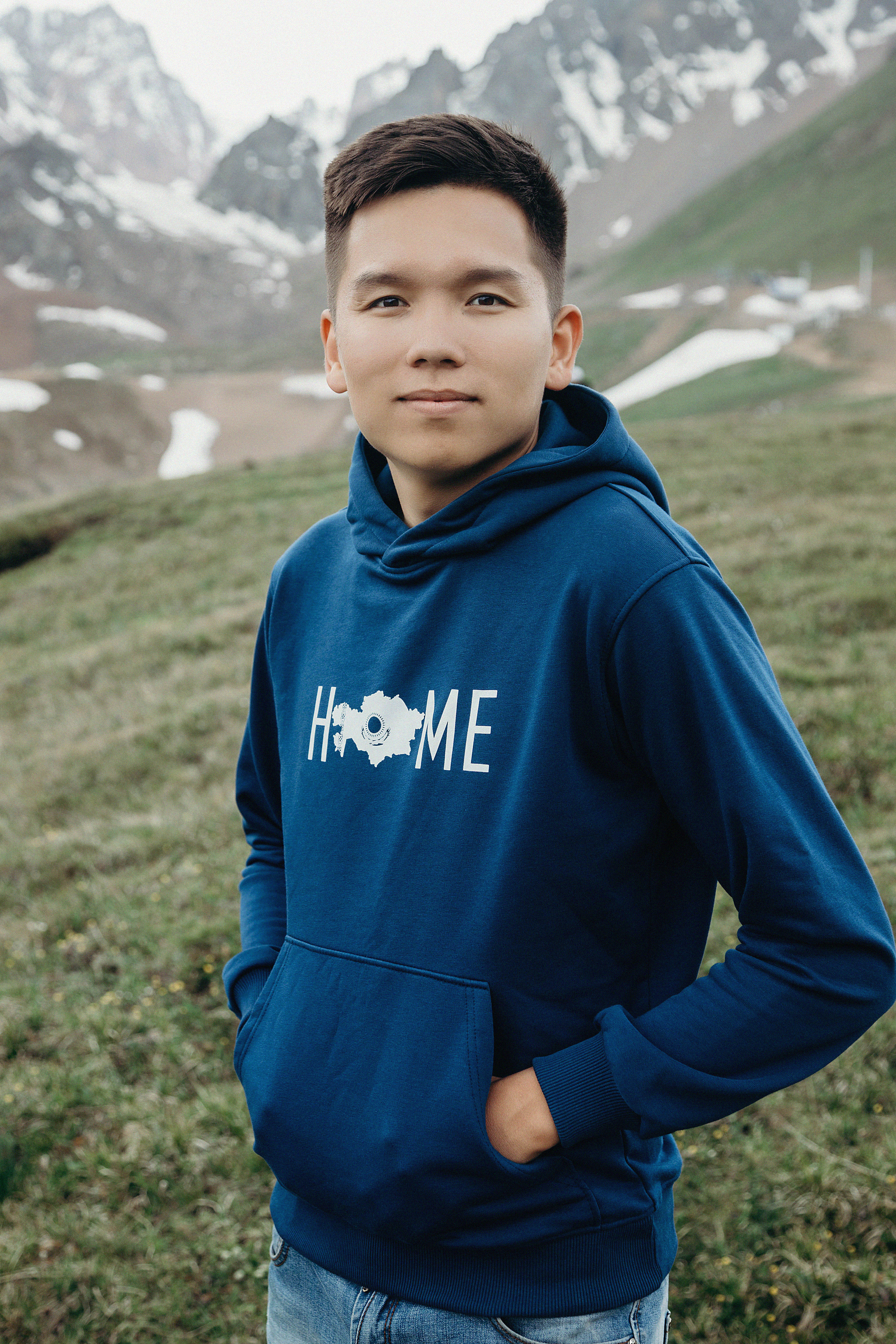 Фотосессия на Чимбулаке для брэнда Home. Свадебный, семейный и портретный фотограф в Алматы, Костанай