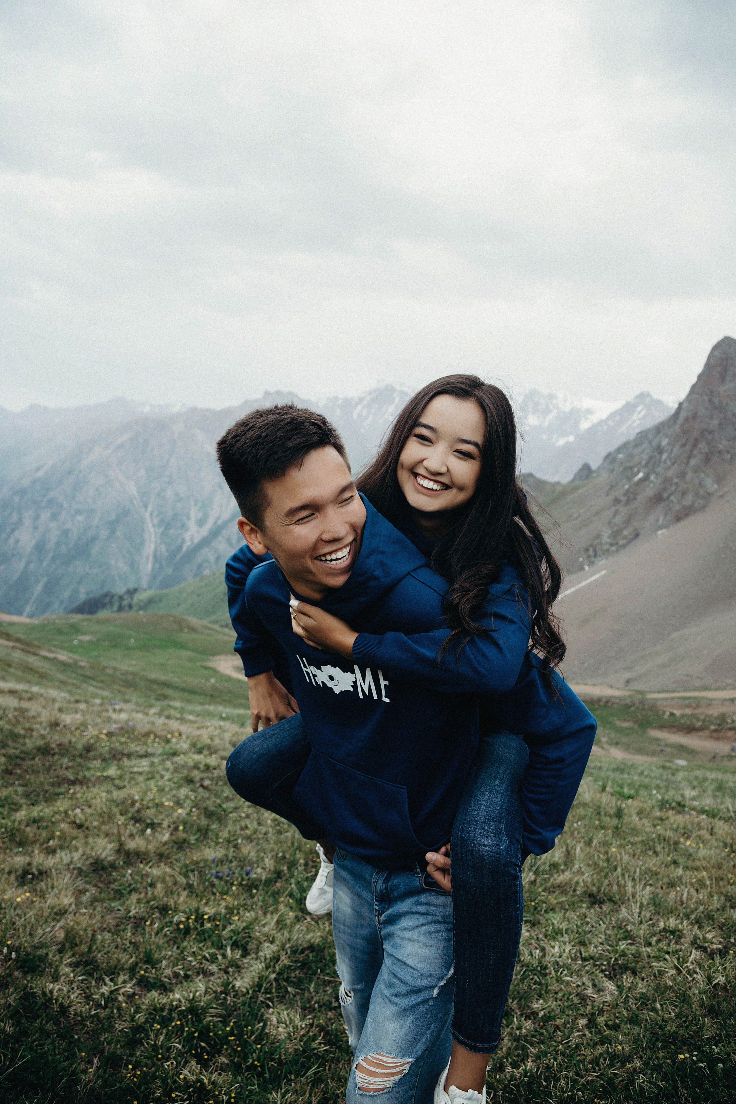 Фотосессия на Чимбулаке для брэнда Home. Свадебный, семейный и портретный фотограф в Алматы, Костанай