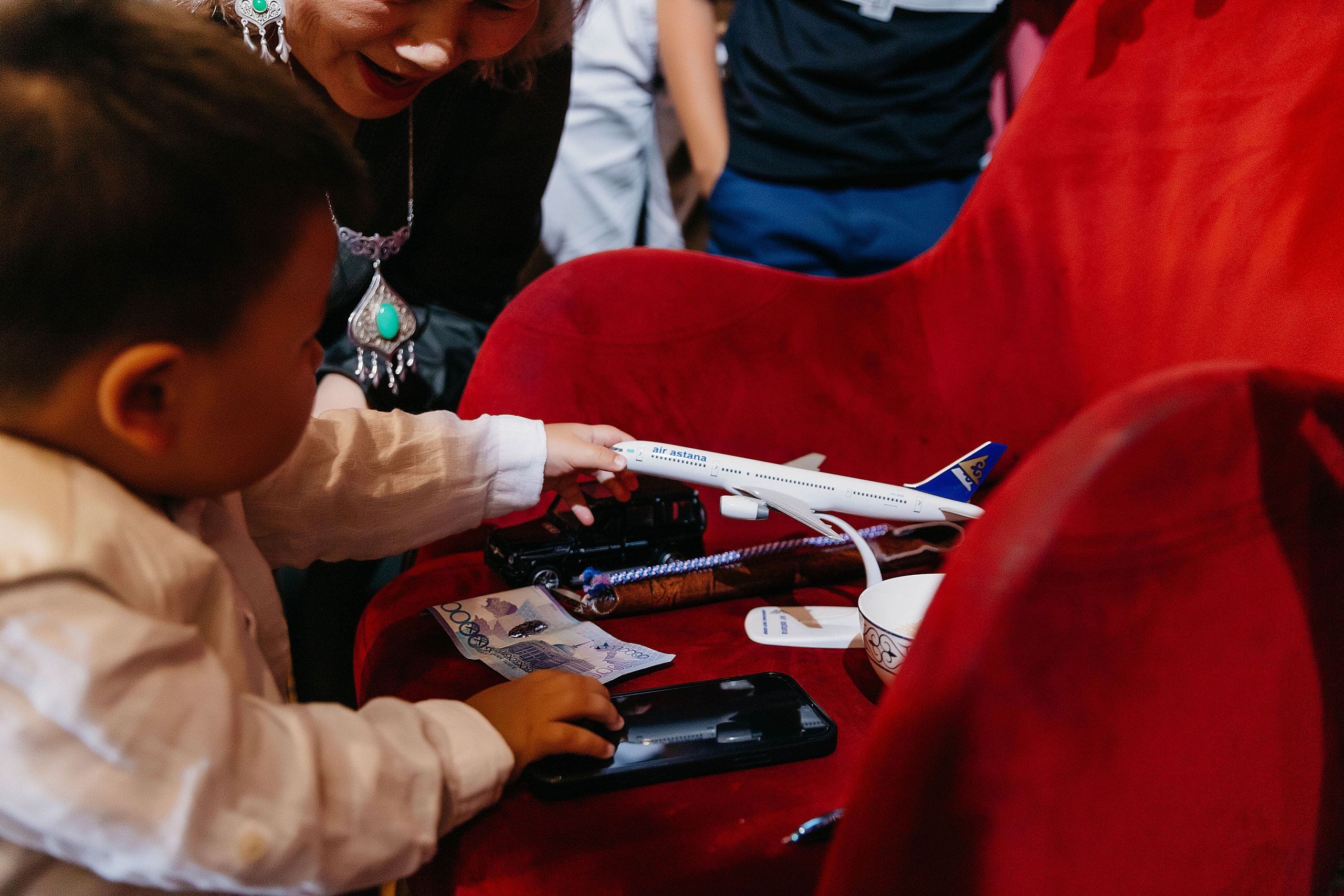 1 Годик Арслана в ресторане Qaimaq. Свадебный, семейный и портретный фотограф в Алматы, Костанай