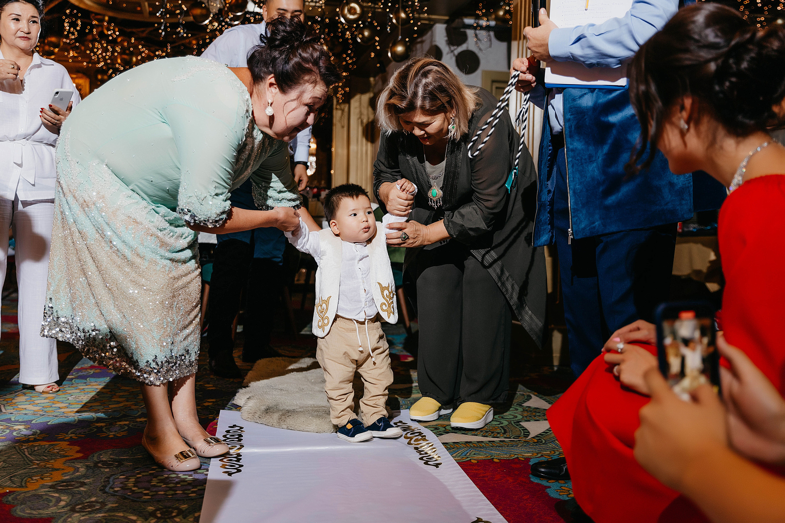 1 Годик Арслана в ресторане Qaimaq. Свадебный, семейный и портретный фотограф в Алматы, Костанай