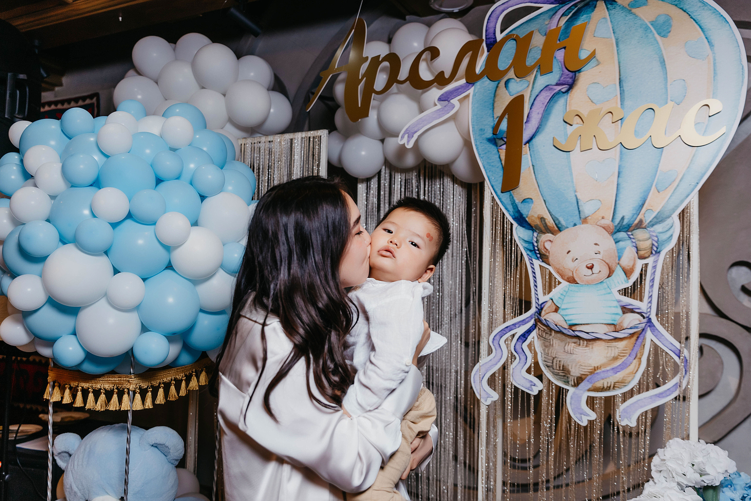 1 Годик Арслана в ресторане Qaimaq. Свадебный, семейный и портретный фотограф в Алматы, Костанай