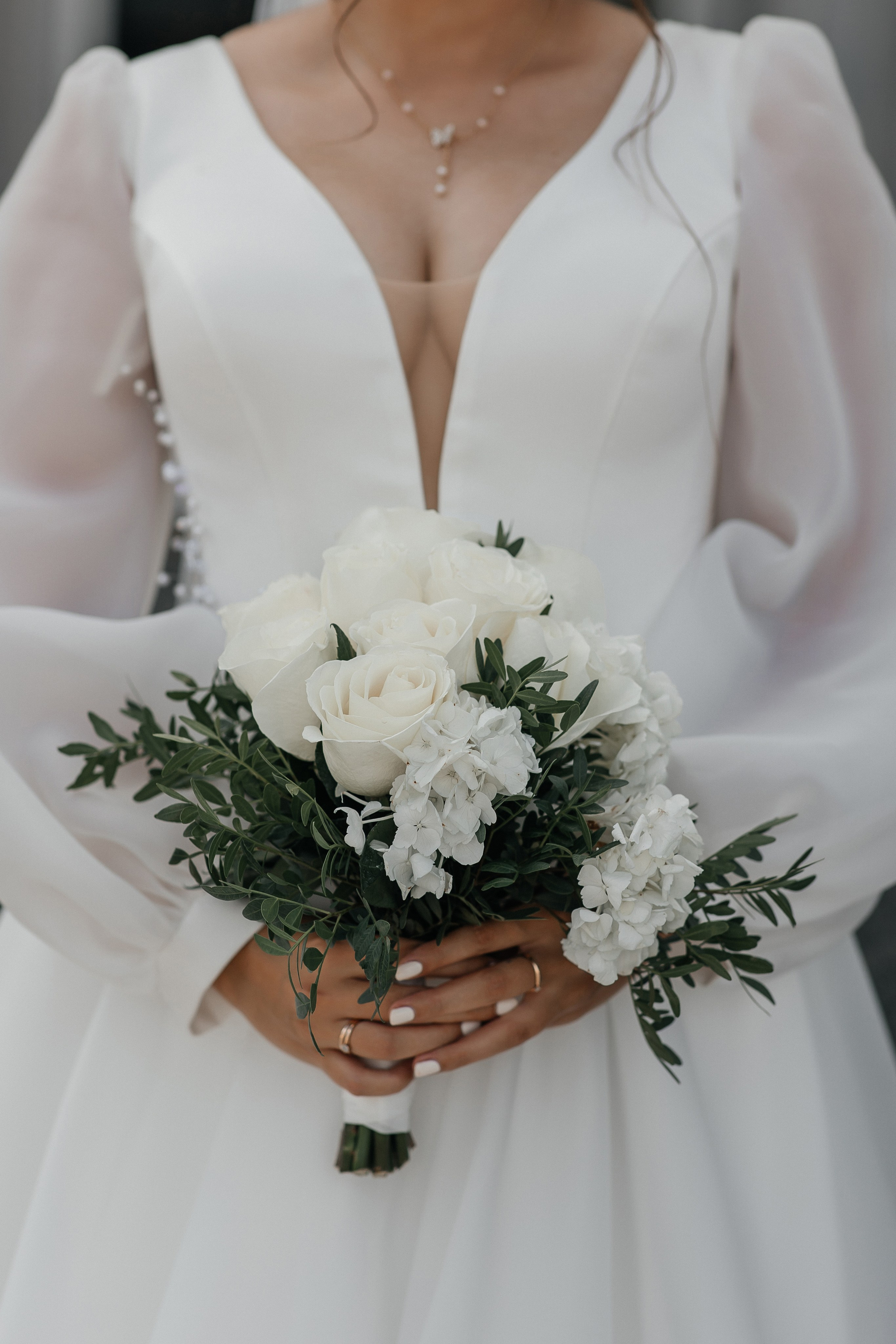 Свадебная фотосессия у Дома Музыки. Свадебный фотограф в Москве Дарья Олендарёва