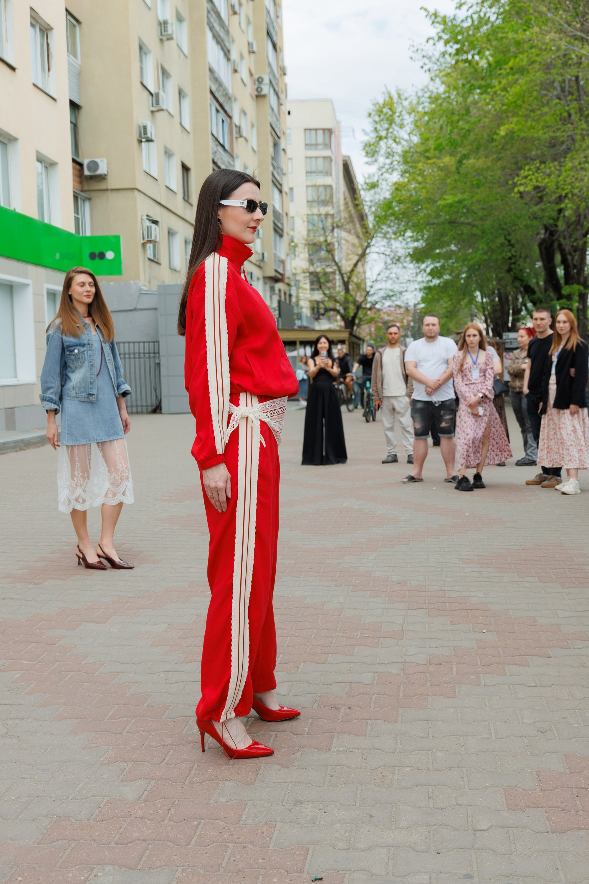 МОДНЫЙ ПОКАЗ. СВОИ. ФОТООТЧЕТЫ-СОБЫТИЯ-МЕСТА