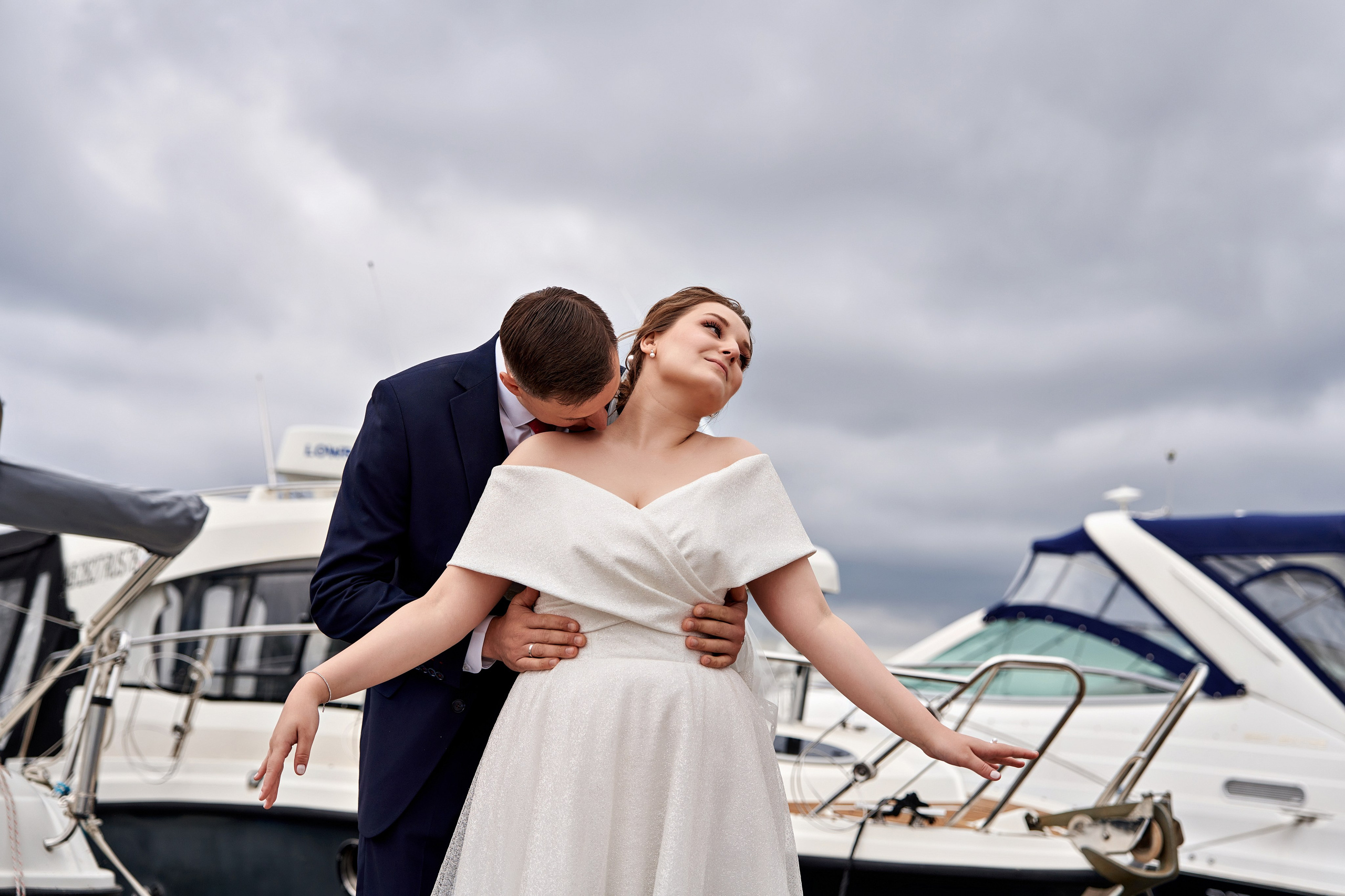 Нежная свадьба Антона и Софьи в яхт-клубе «Портофино». Фотограф Меняйло Евгений. Свадьба. Портрет. Репортаж. Семья. Контент