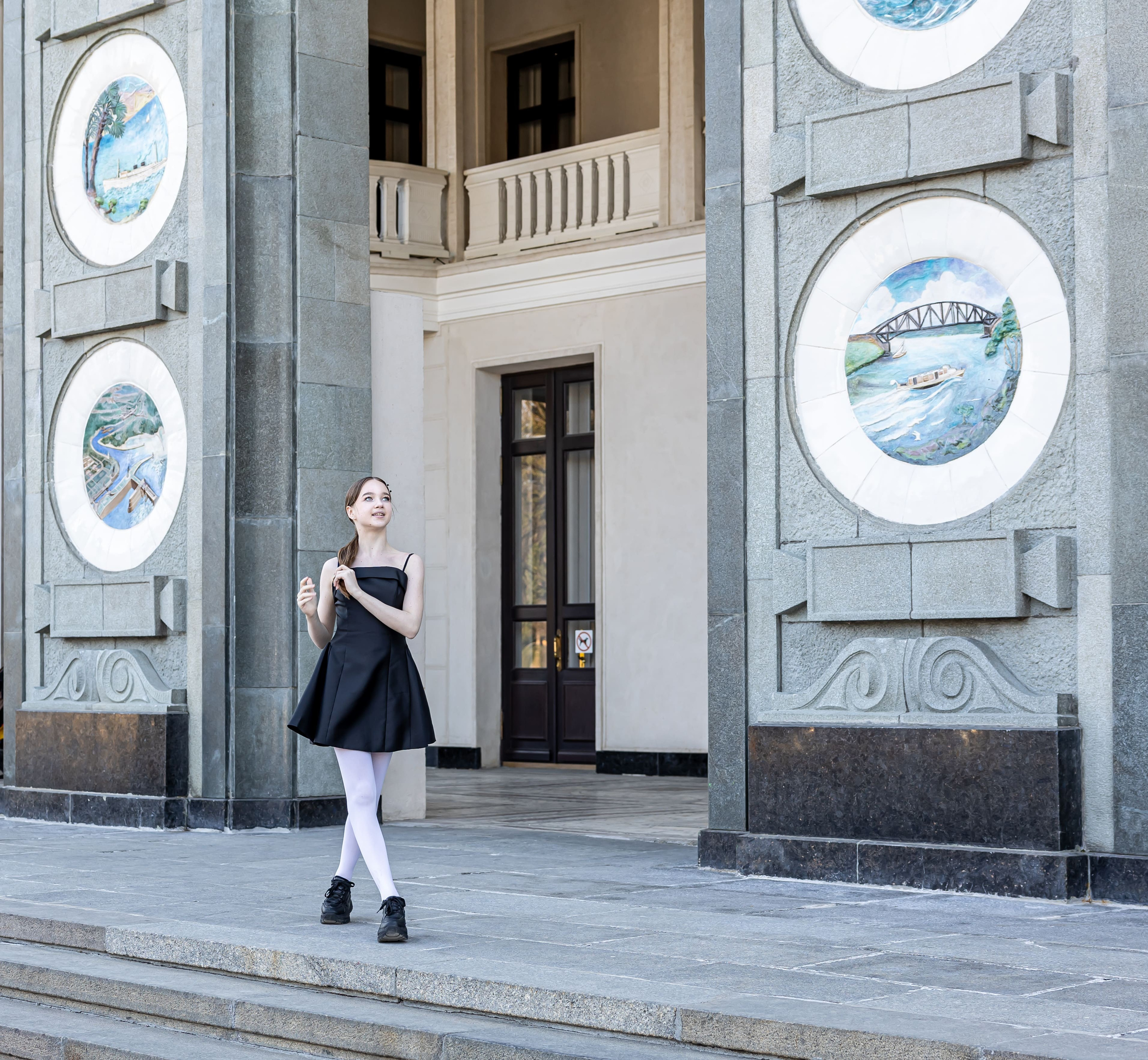 фотосессия в коридоре с колоннами Москва