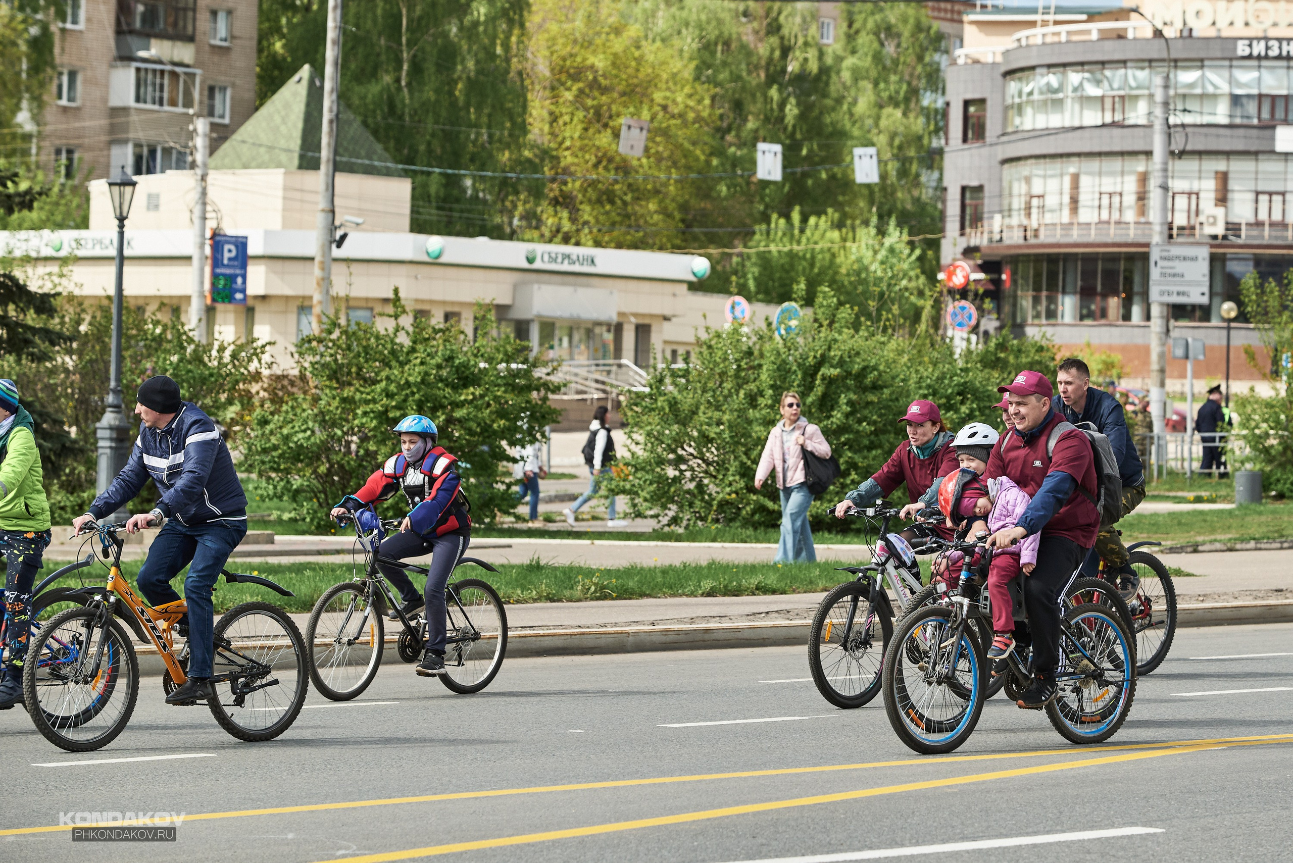 Первомайская эстафета в Иваново 2024 год. Фотограф в Иваново: Каталожная съемка одежды и постельного белья, Wildberries