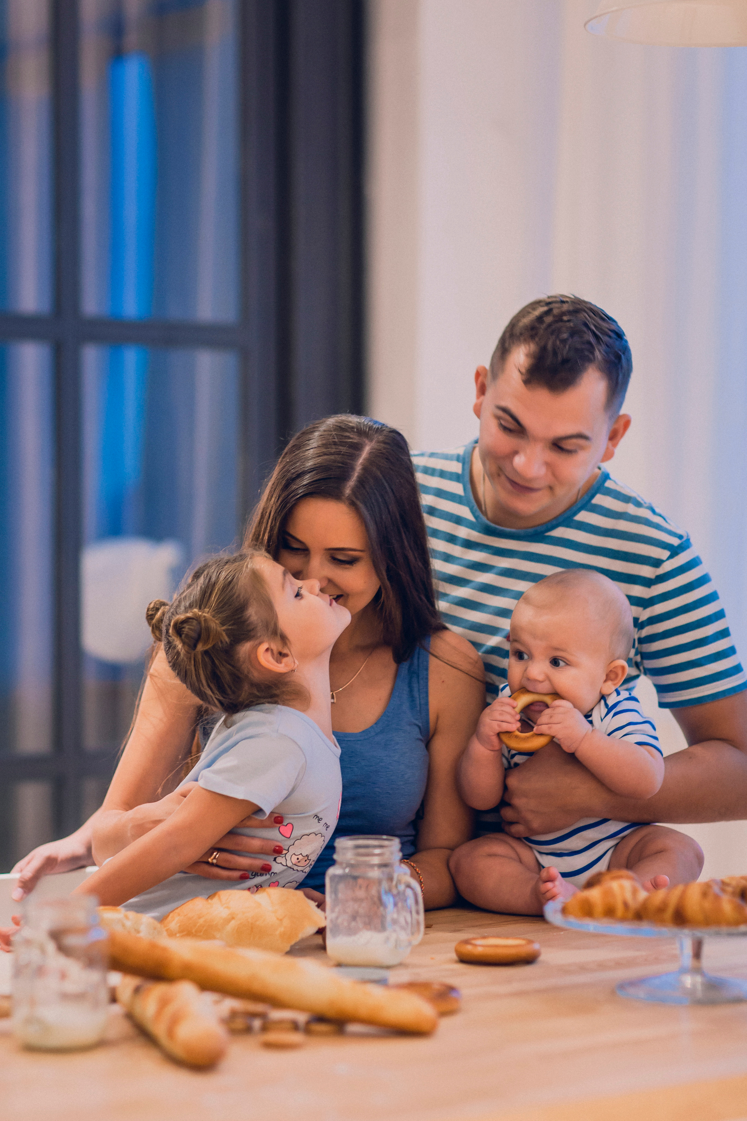 Семейная съемка в студии Mimika. Семейный фотограф в Москве Наталья Чуб, заказать Фотокнигу