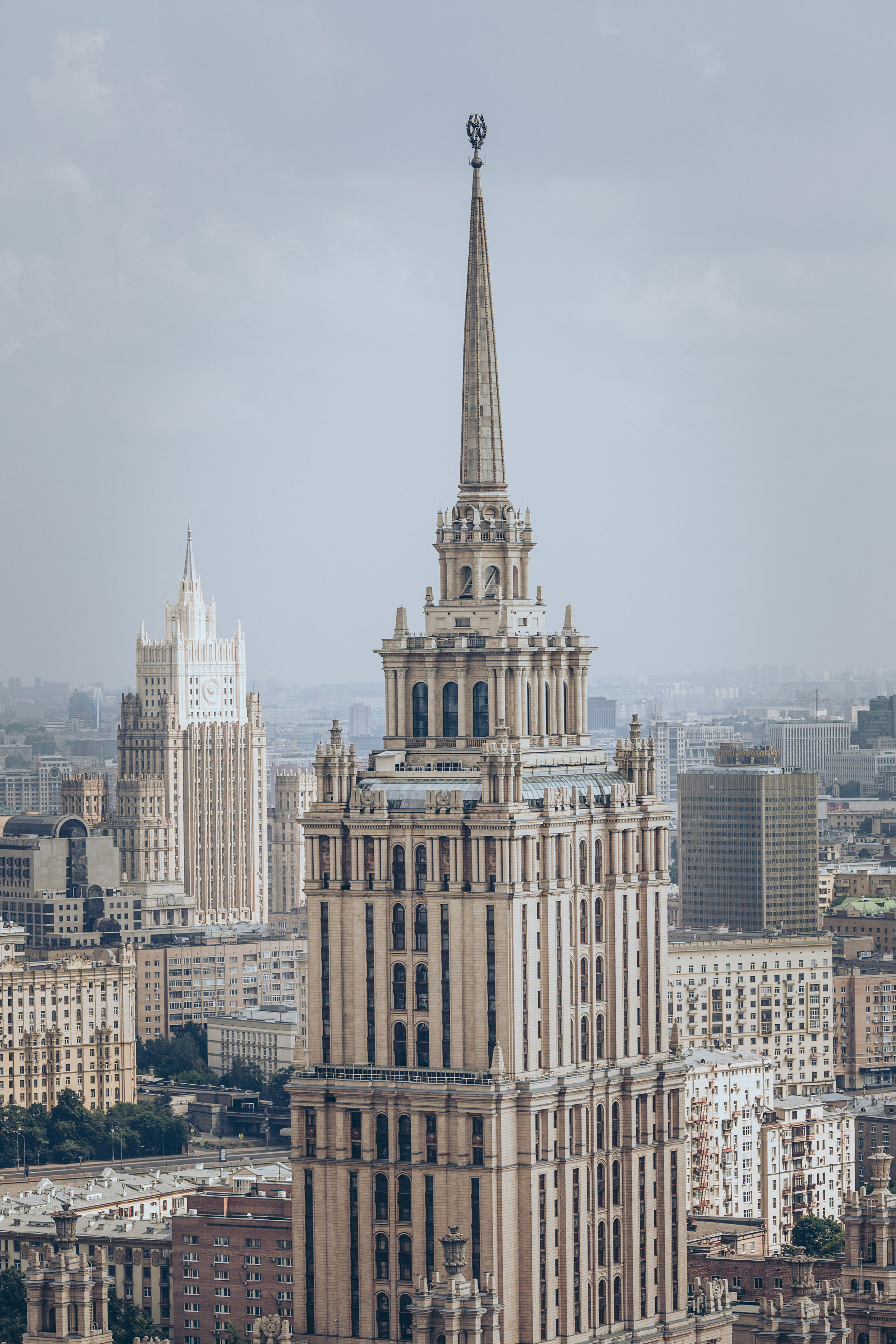 Ксюша и Александр. Свадебная прогулка в центре Москвы. Семейный фотограф в Москве Наталья Чуб, заказать Фотокнигу