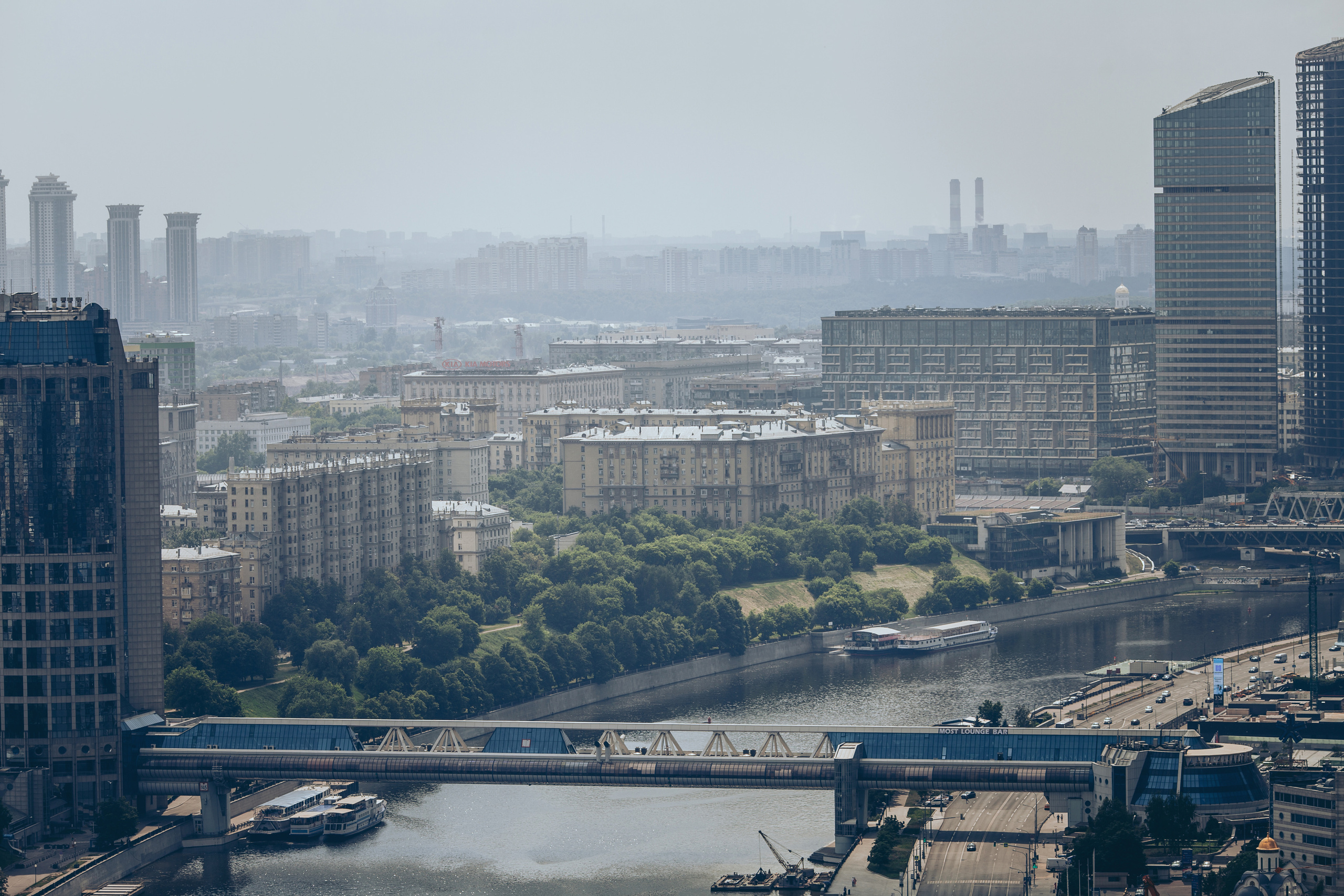 Ксюша и Александр. Свадебная прогулка в центре Москвы. Семейный фотограф в Москве Наталья Чуб, заказать Фотокнигу