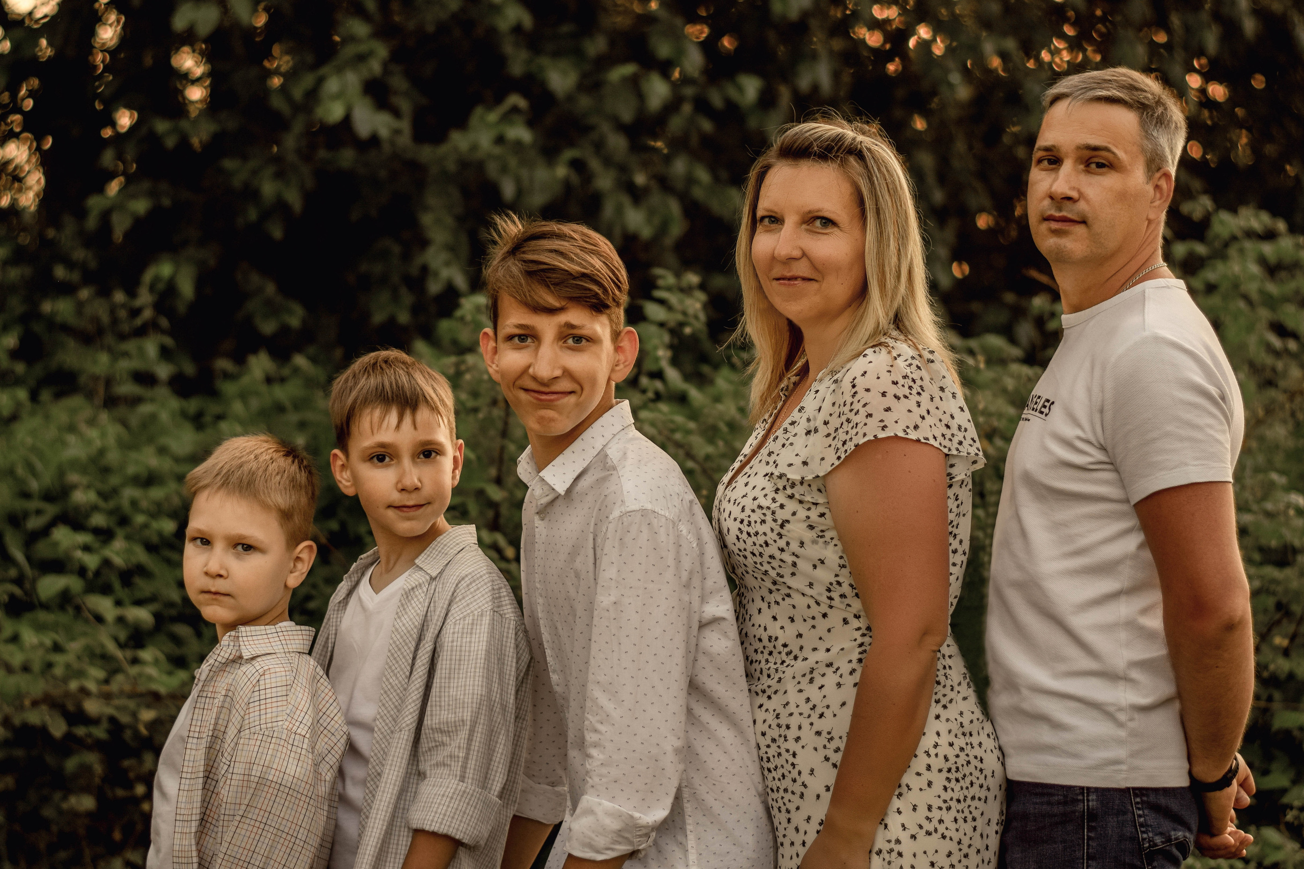 Фотопрогулка большой и дружной семьи Ольги и Сергея. Семейный фотограф Щёкино, Тула. От 5000р