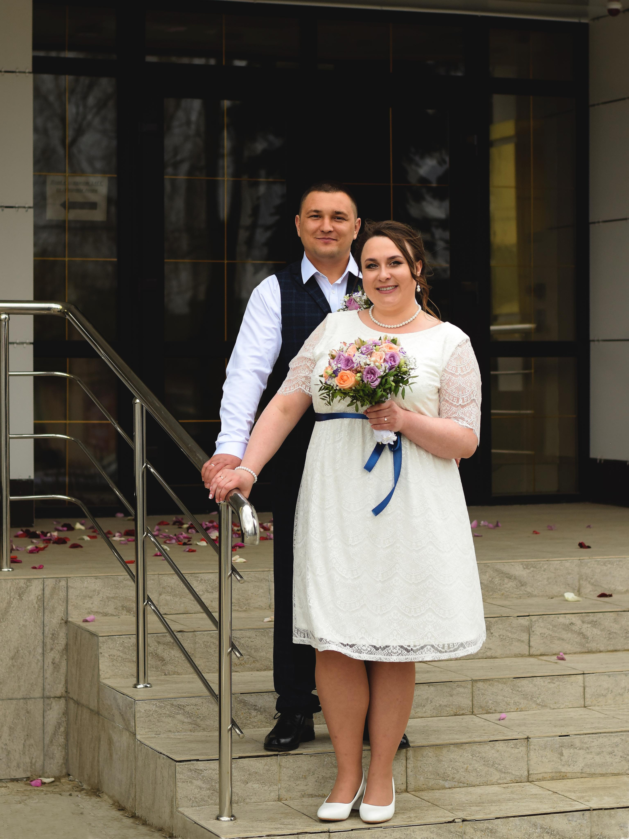 Леся и Сергей. Небольшая фотосессия около ЗАГСа г. Щекино. Семейный фотограф Щёкино, Тула. От 5000р