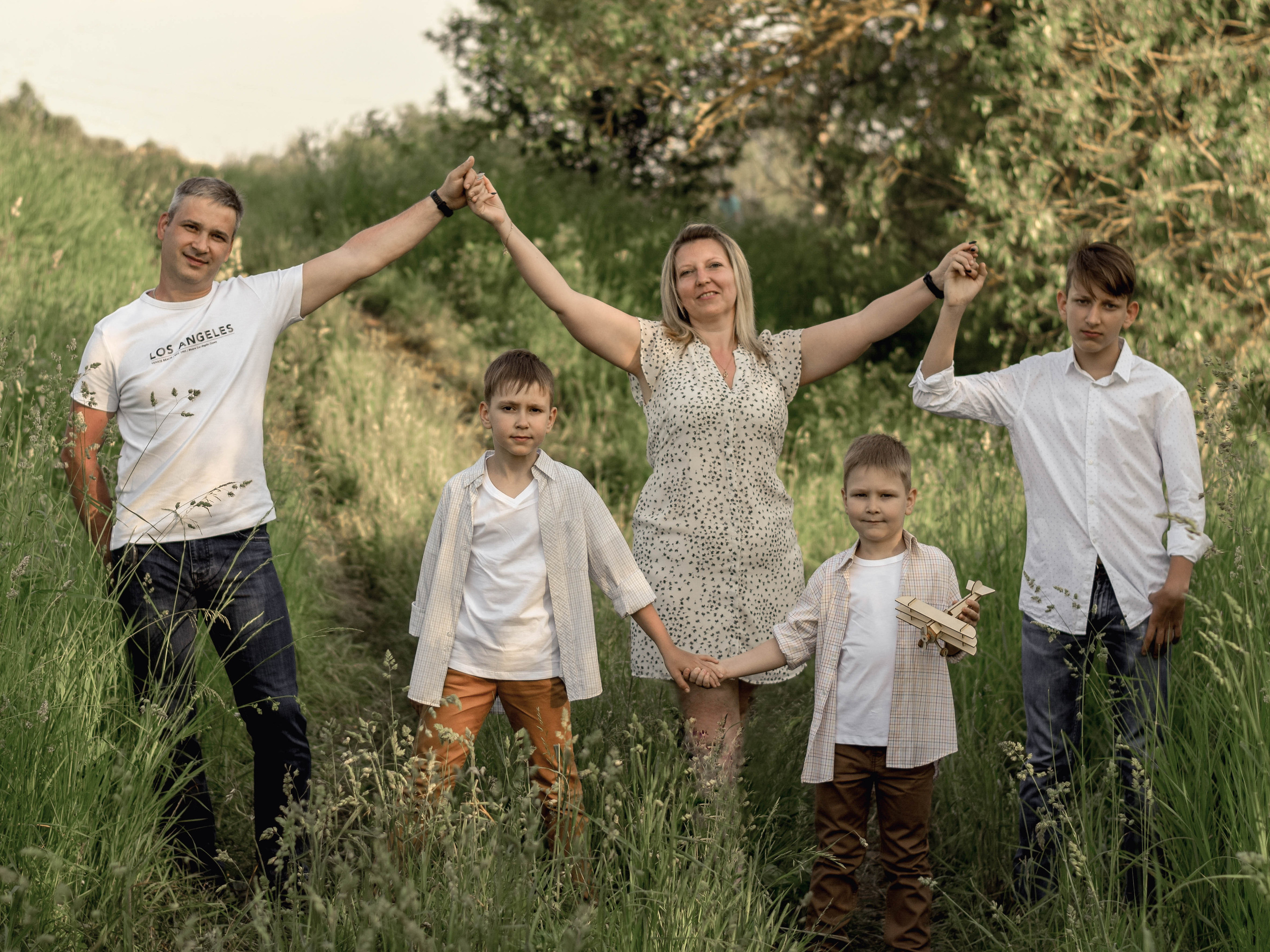 Фотопрогулка большой и дружной семьи Ольги и Сергея. Семейный фотограф Щёкино, Тула. От 5000р