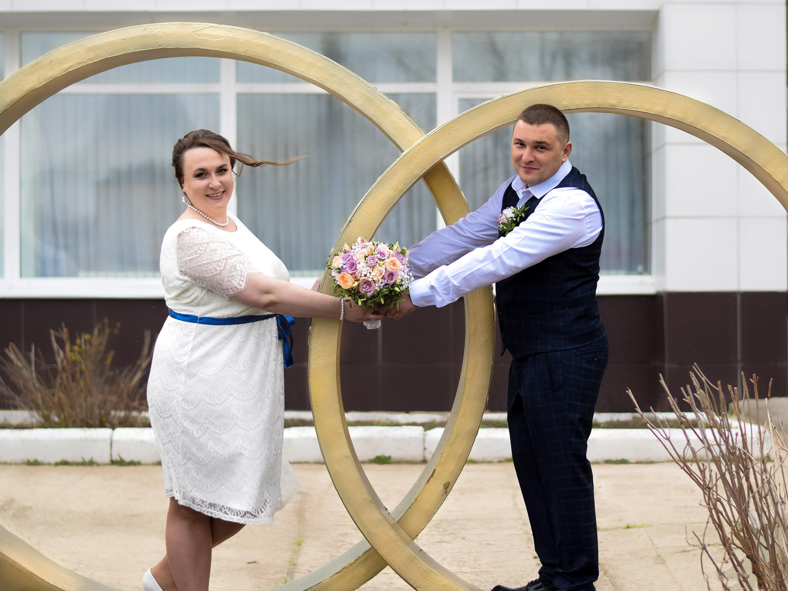 Леся и Сергей. Небольшая фотосессия около ЗАГСа г. Щекино. Семейный фотограф Щёкино, Тула. От 5000р