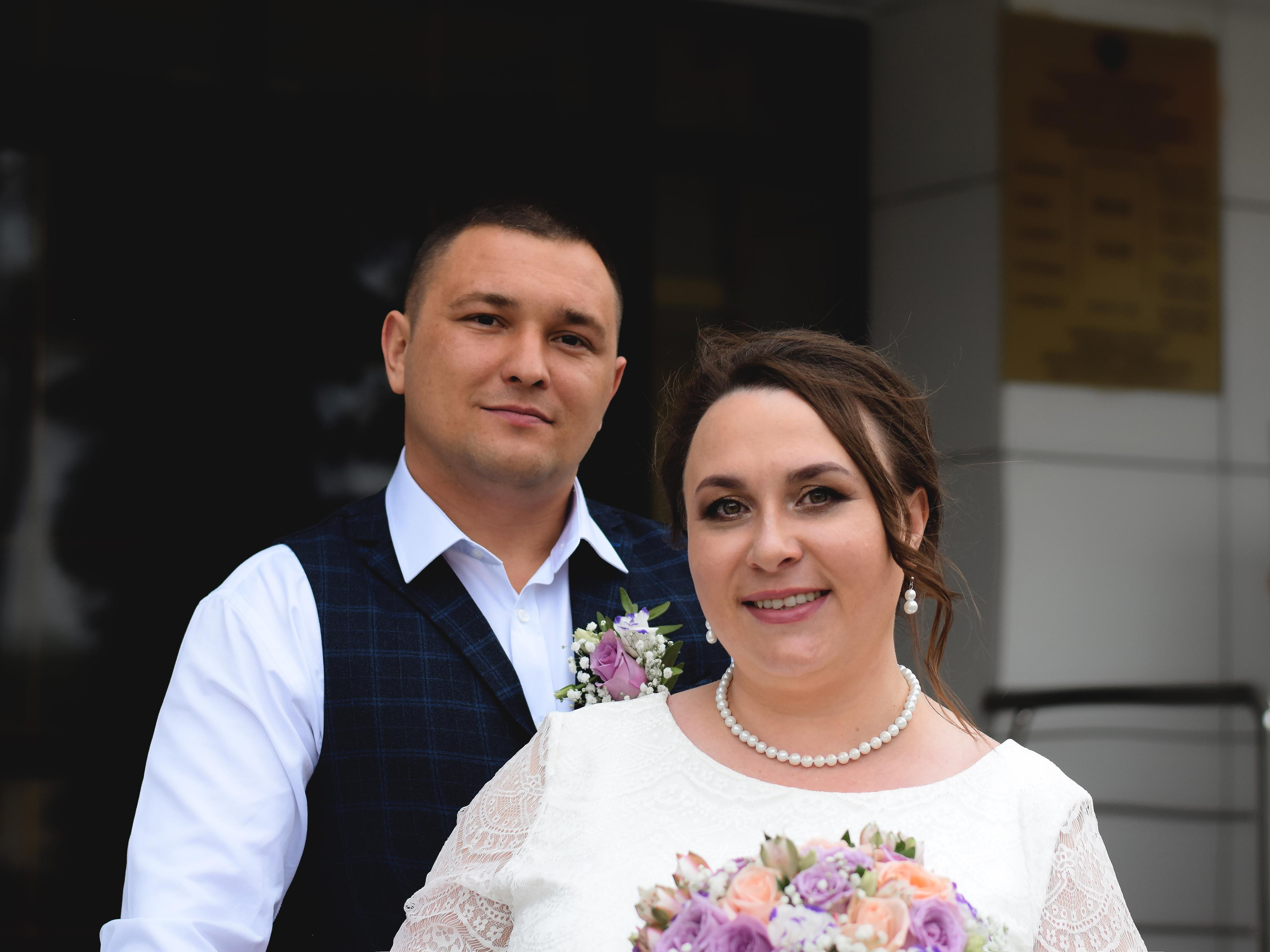 Леся и Сергей. Небольшая фотосессия около ЗАГСа г. Щекино. Семейный фотограф Щёкино, Тула. От 5000р