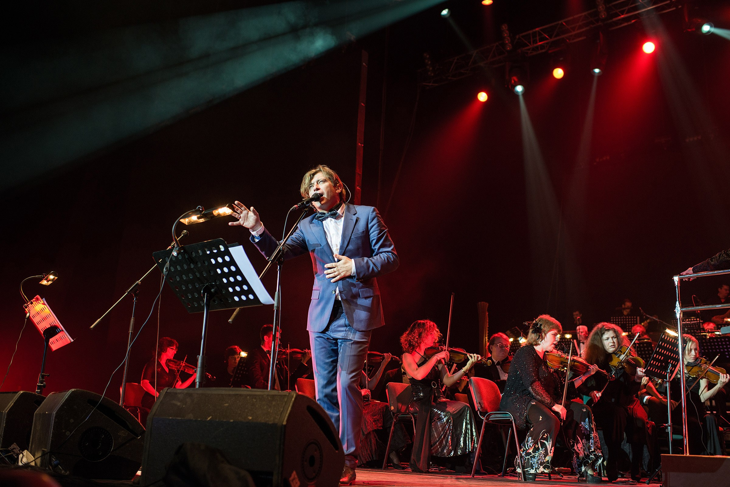 Концерт БИ-2 с оркестром. Свадебный фотограф в Санкт-Петербурге Петергофе Пушкине Саша Галлс / Александр Галлс