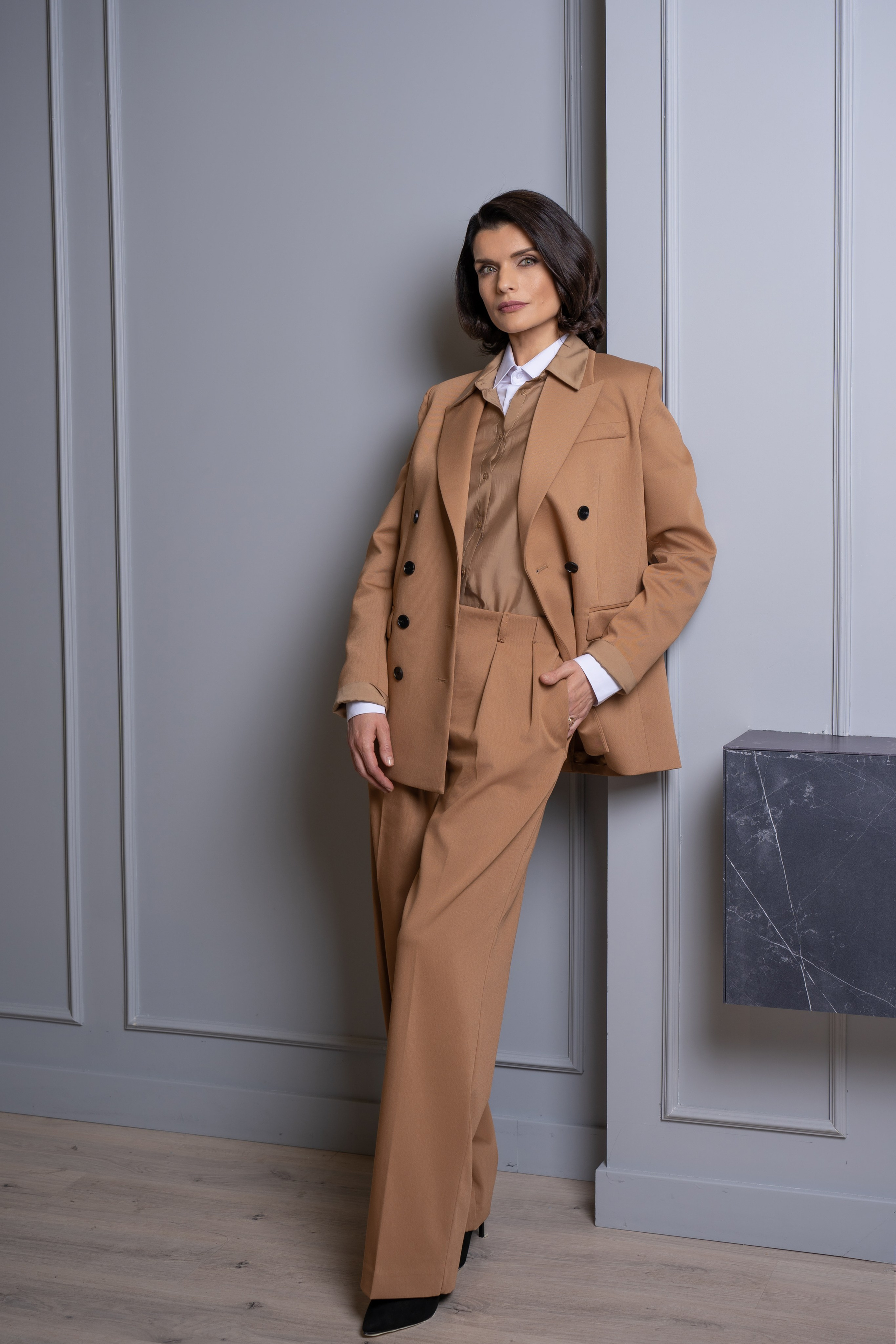 бизнес фотосессия для женщины в студии