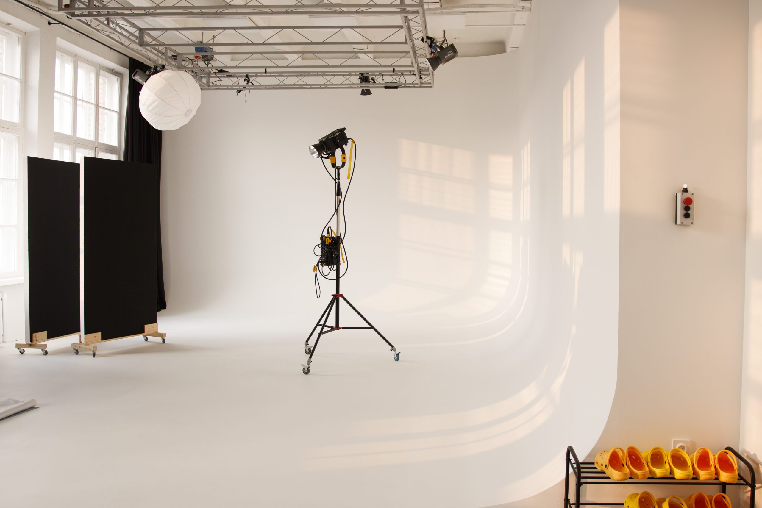 Залы с циклорамой в студии Photohub. Фотограф в Минске Людмила Дутко