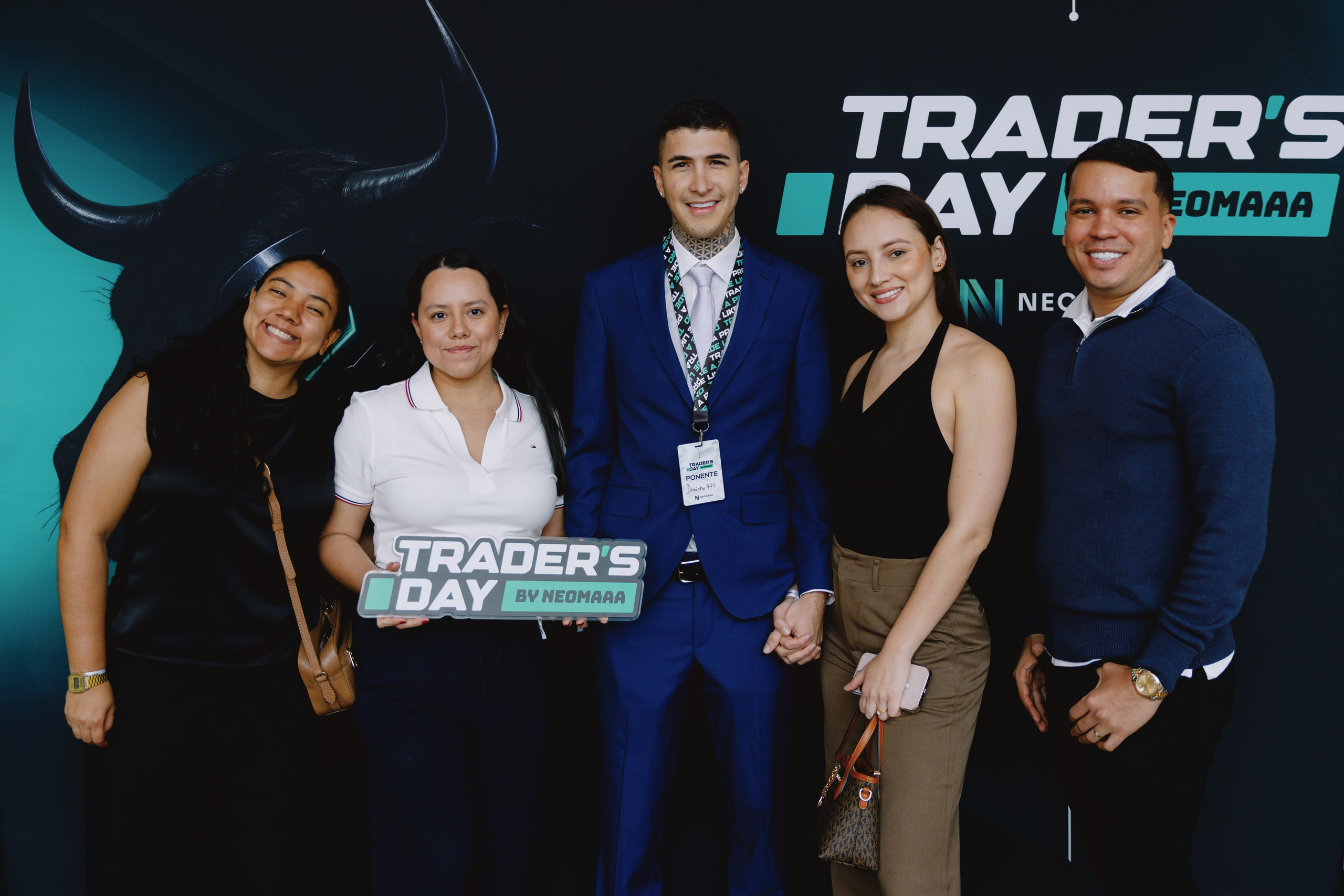 TRADERS DAY By NeomAAA Medellin. NeomAAA Funds Gallery