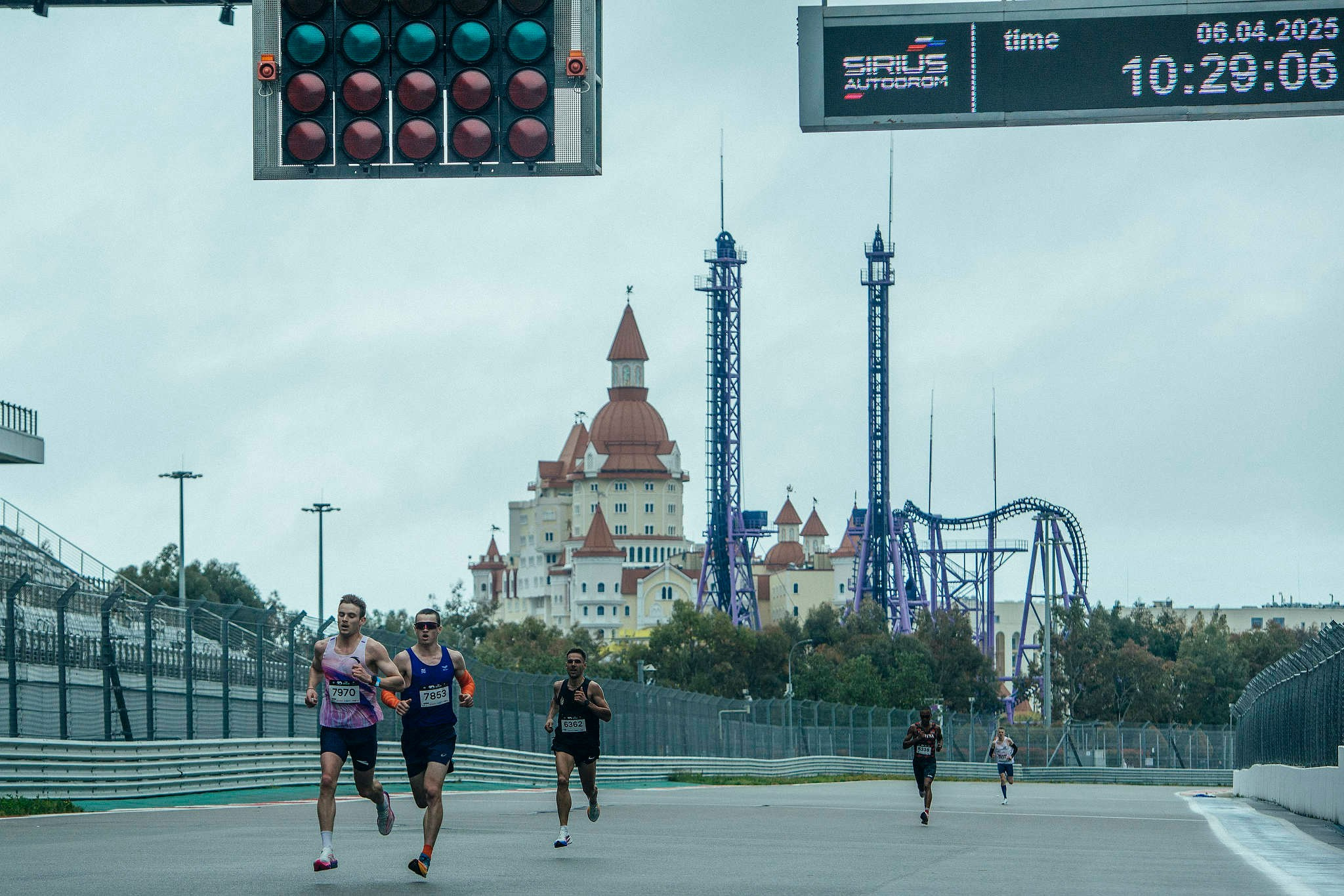 Съемка забега и марафона на RAY Сириус Автодром 2025. Фотограф Михаил Мордасов, Сочи. Мероприятия, портреты, спорт, репортаж