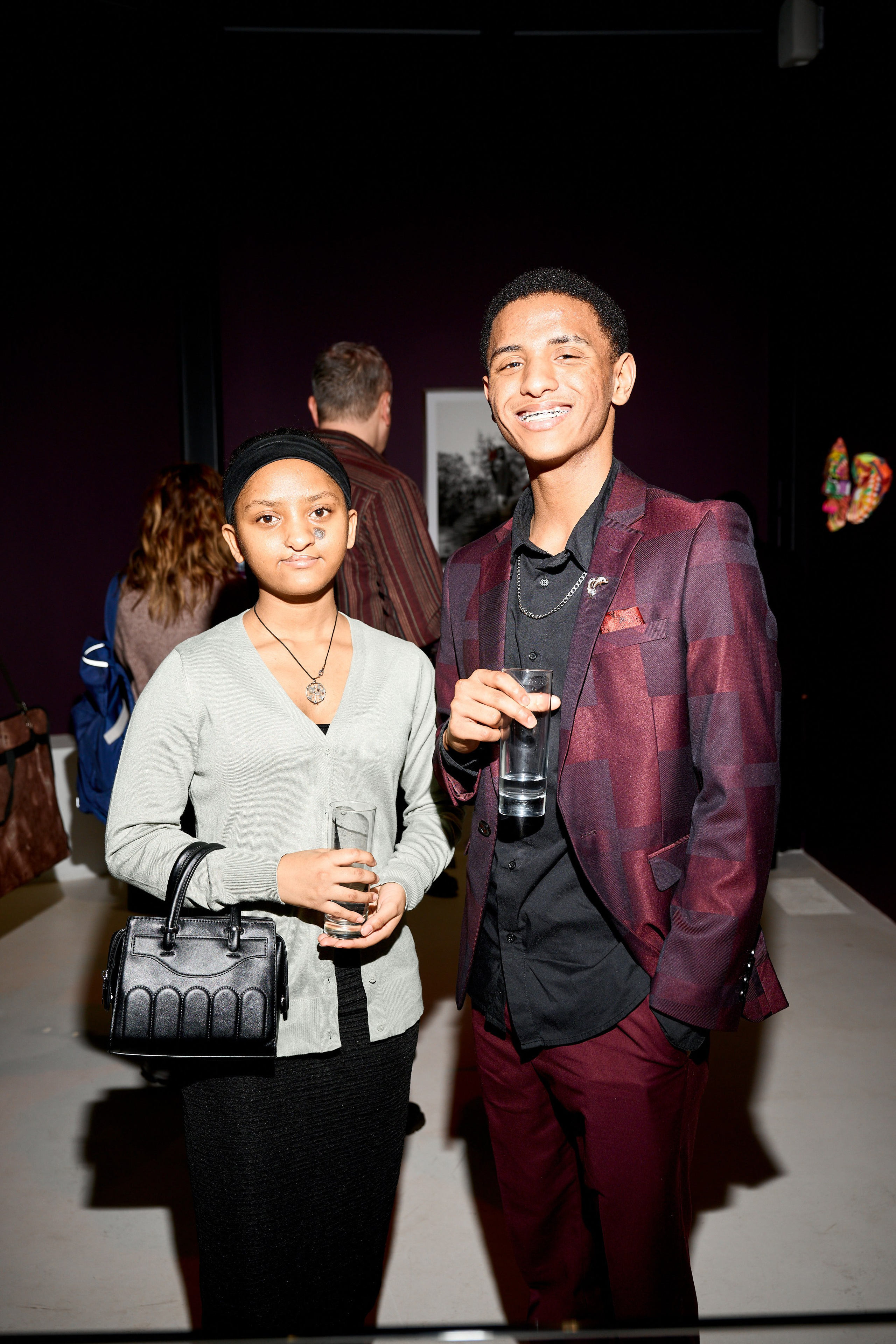 Ольга Михальчук с куратором выставки Марией Дубодел. Ольга Михальчук, художница и фотограф