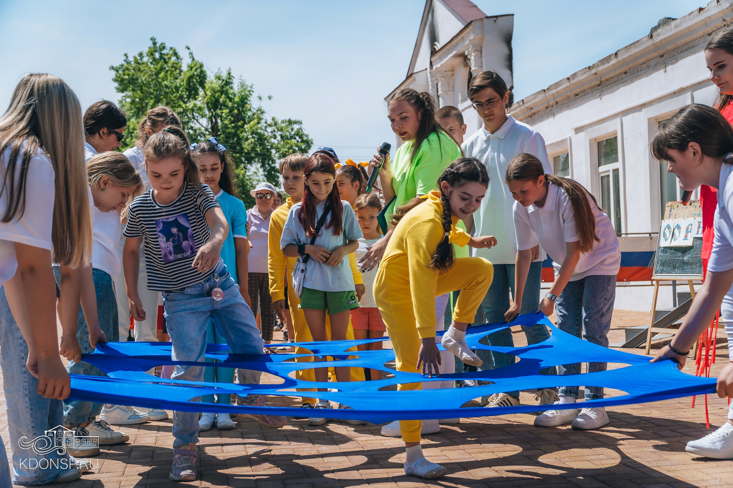 Должны смеяться дети. Новотитаровский Дом культуры