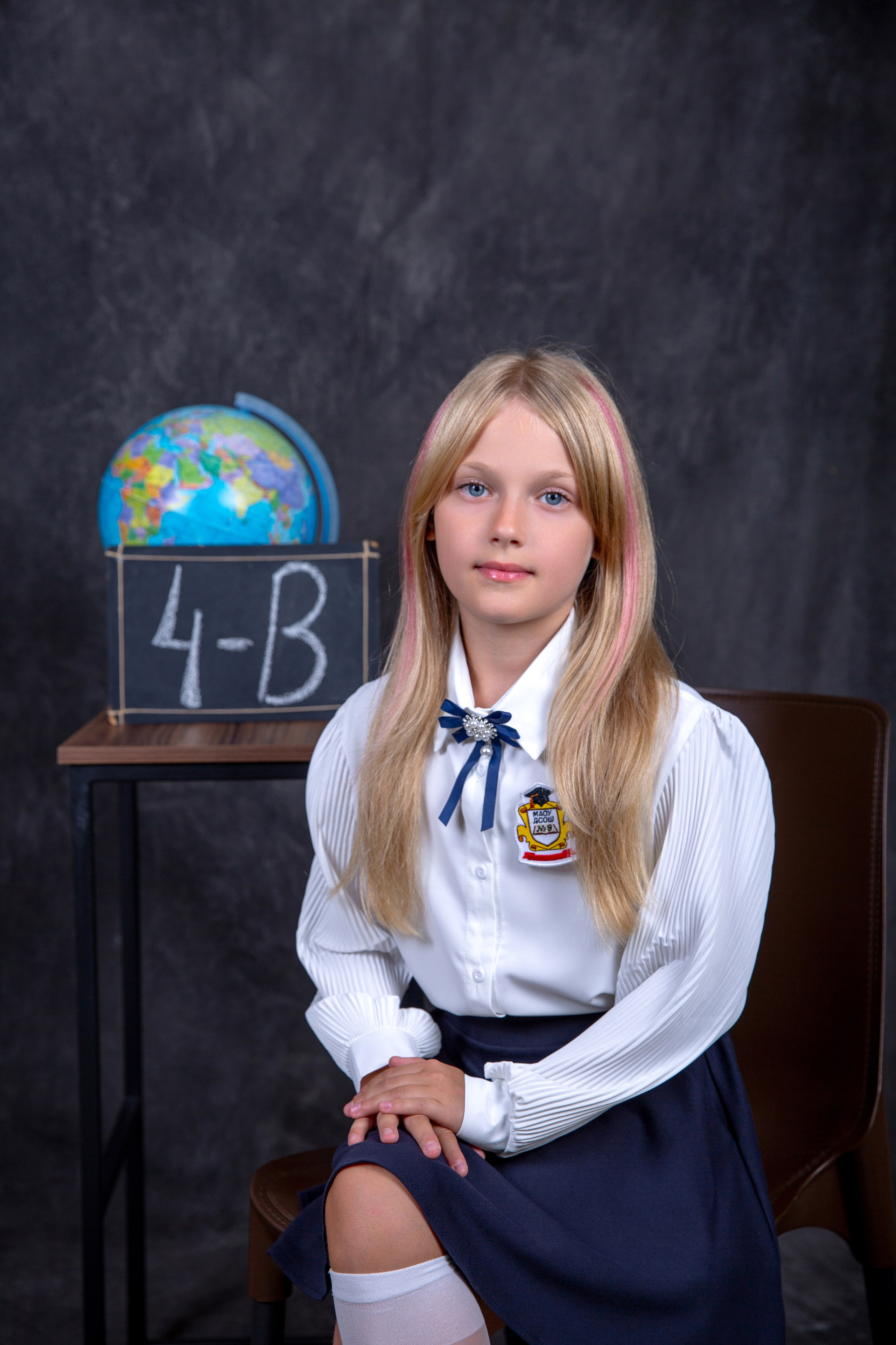 Цена на выпускные альбомы 4 класса. Выпускной альбом в Москве и Домодедово Вышка Школьный фотограф